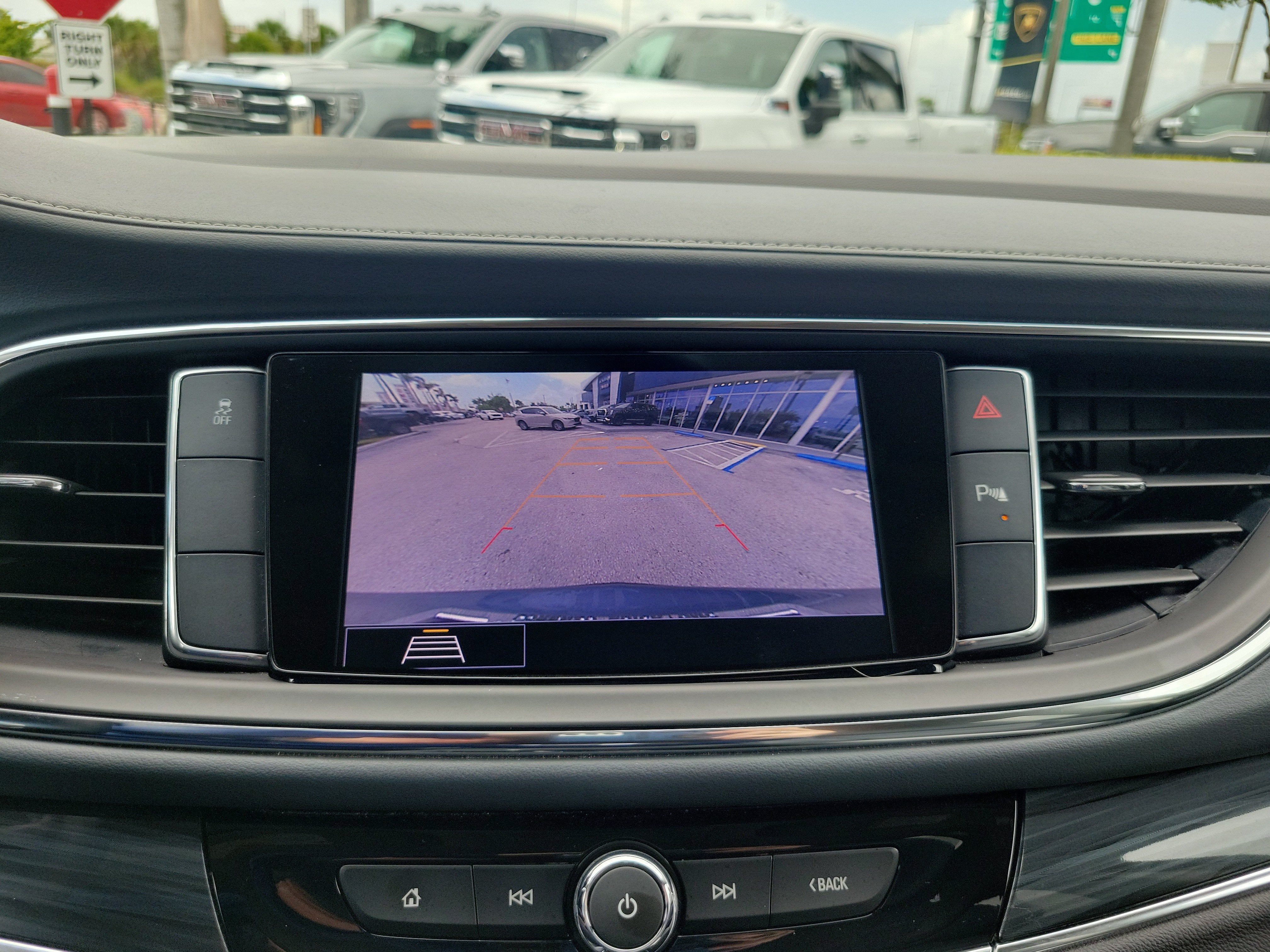 2021 Buick Enclave Essence