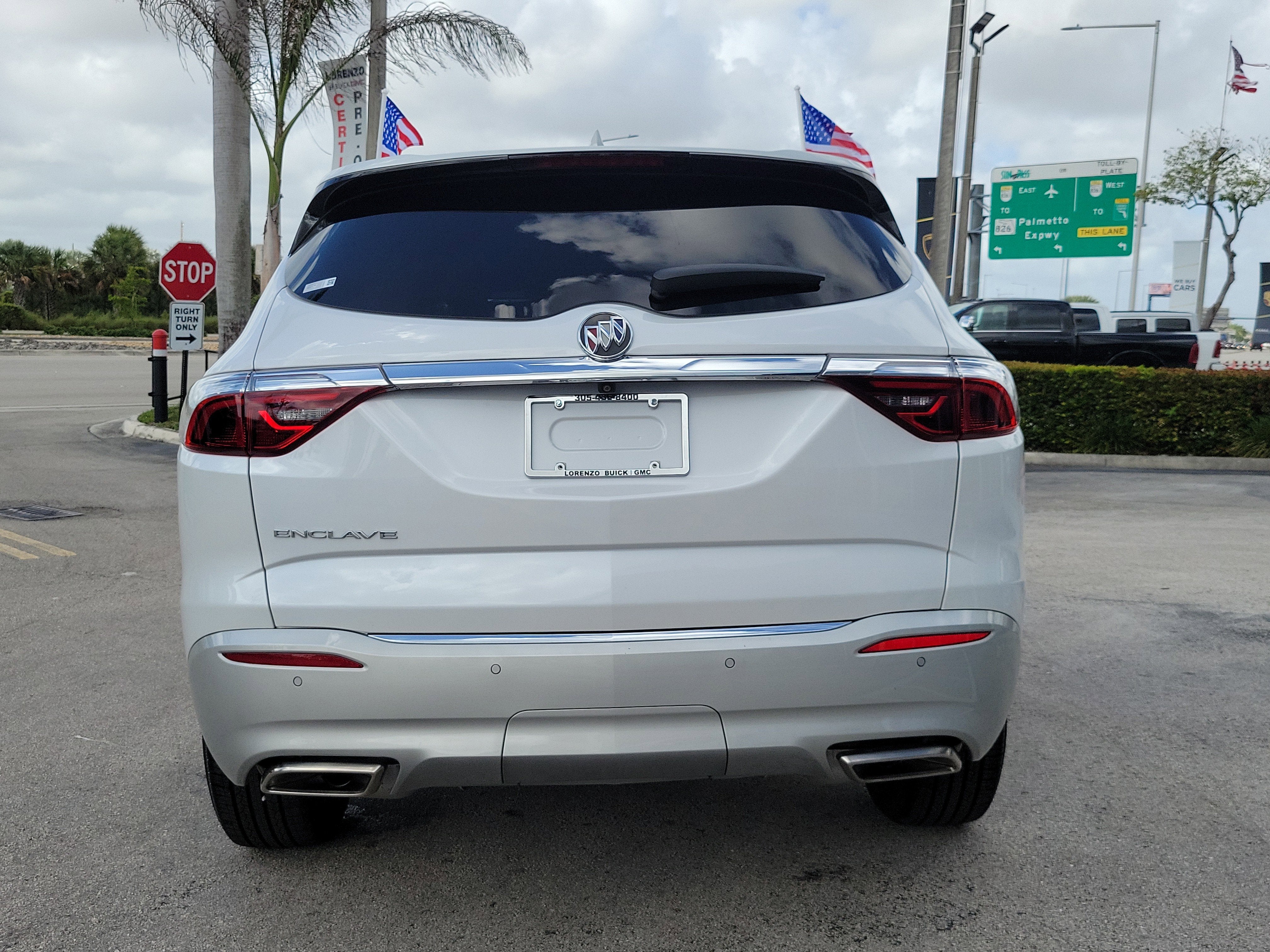 2024 Buick Enclave Essence