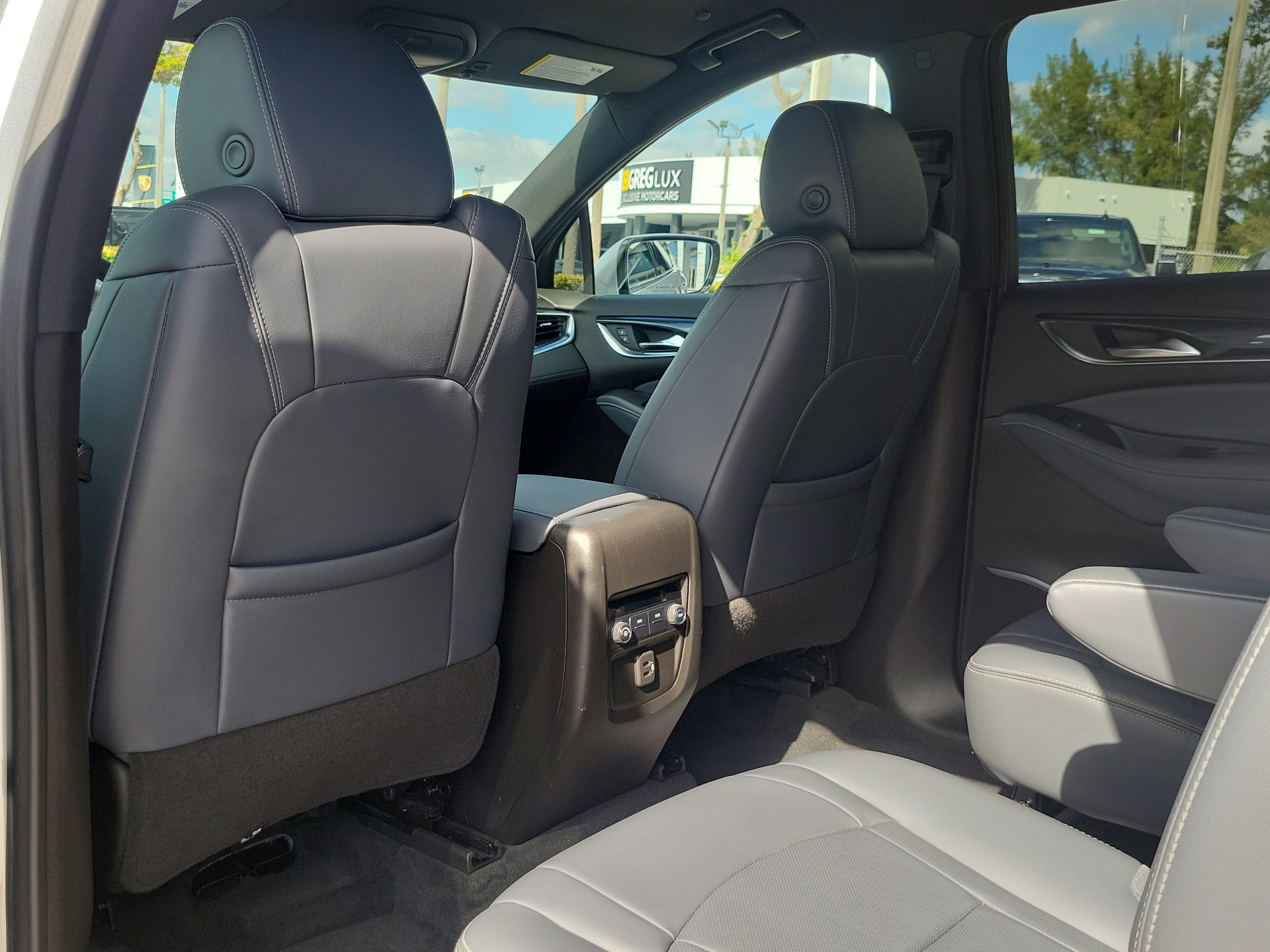 2022 Buick Enclave Essence