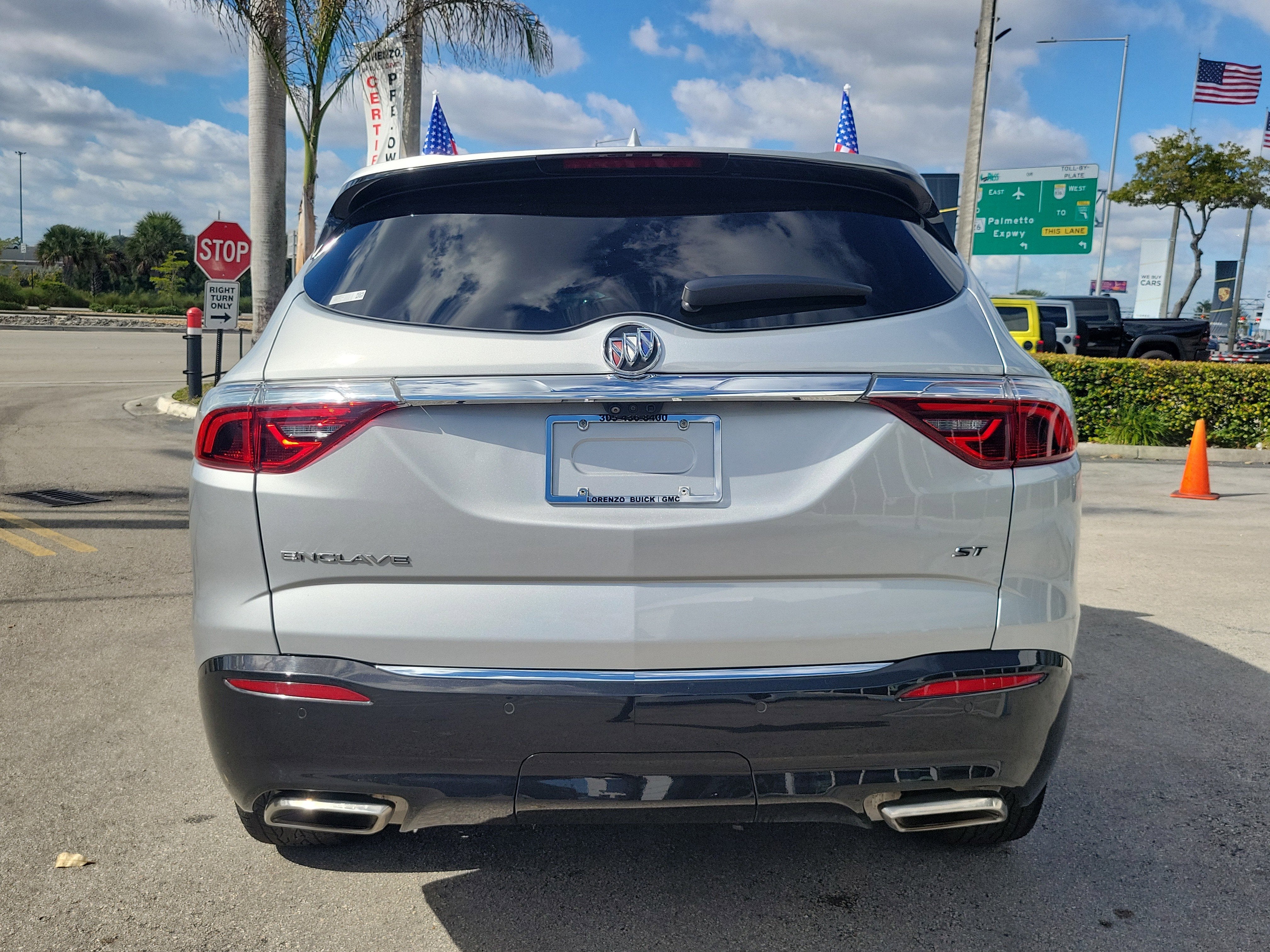2022 Buick Enclave Essence
