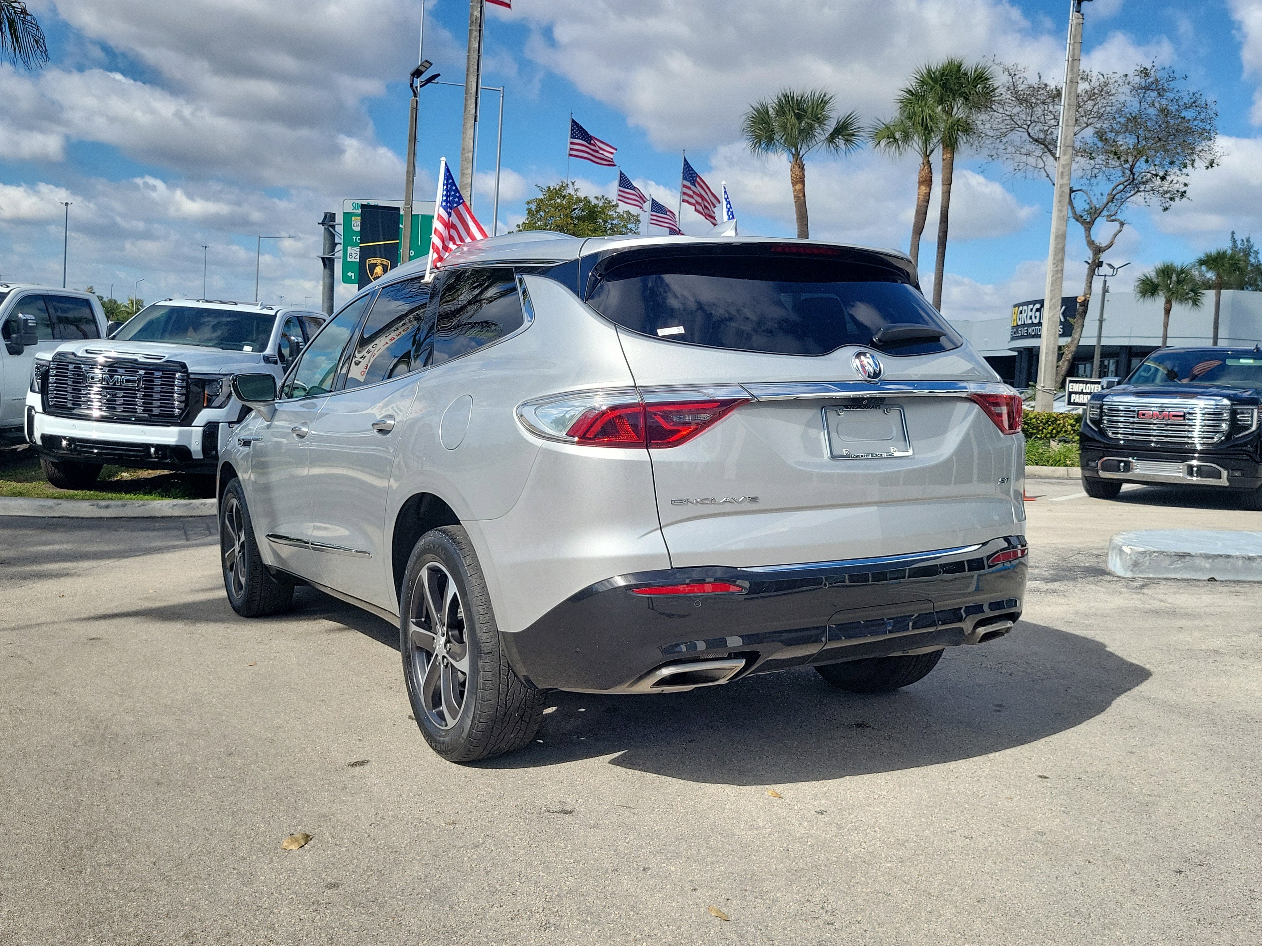 2022 Buick Enclave Essence