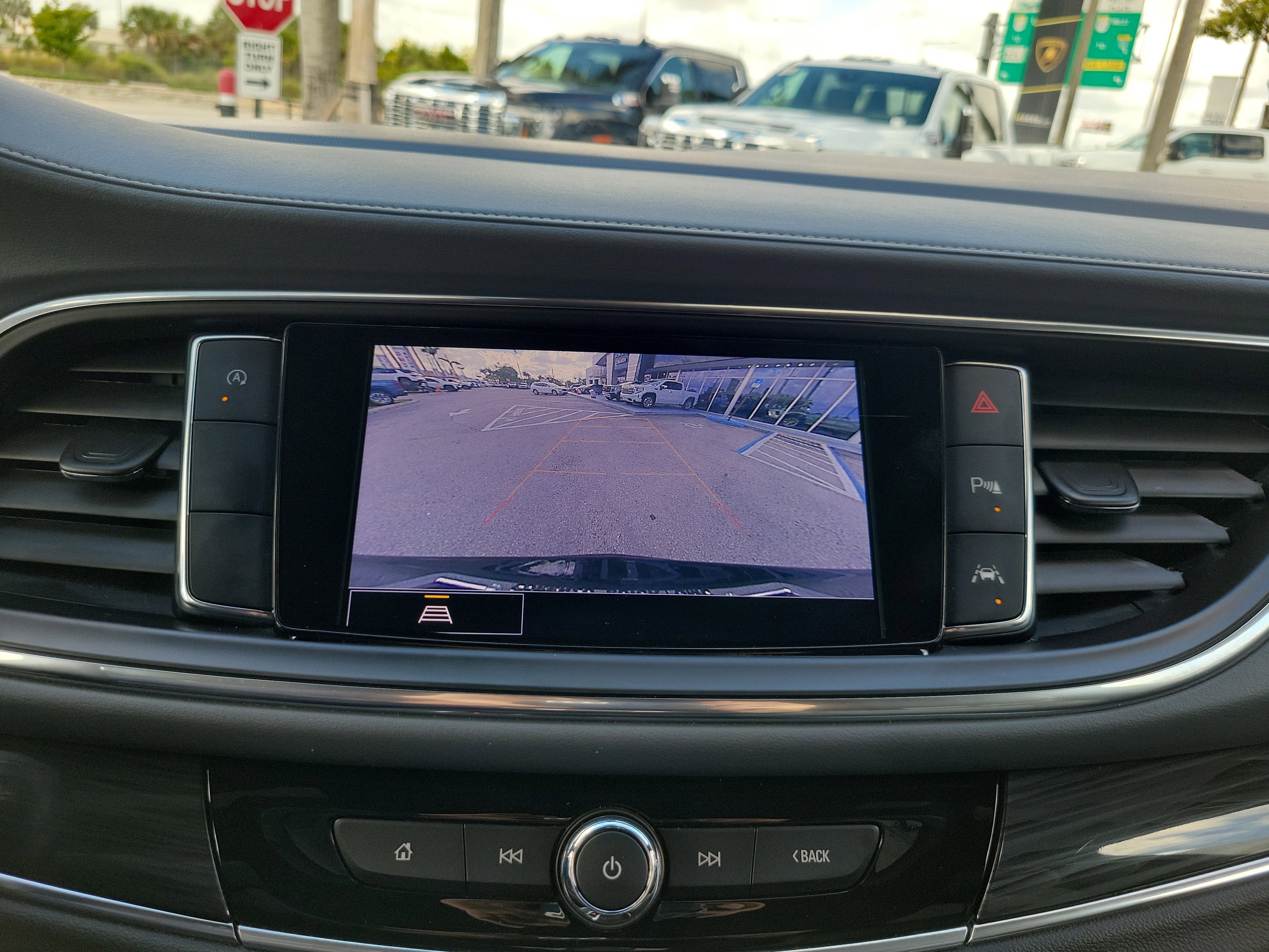 2022 Buick Enclave Essence