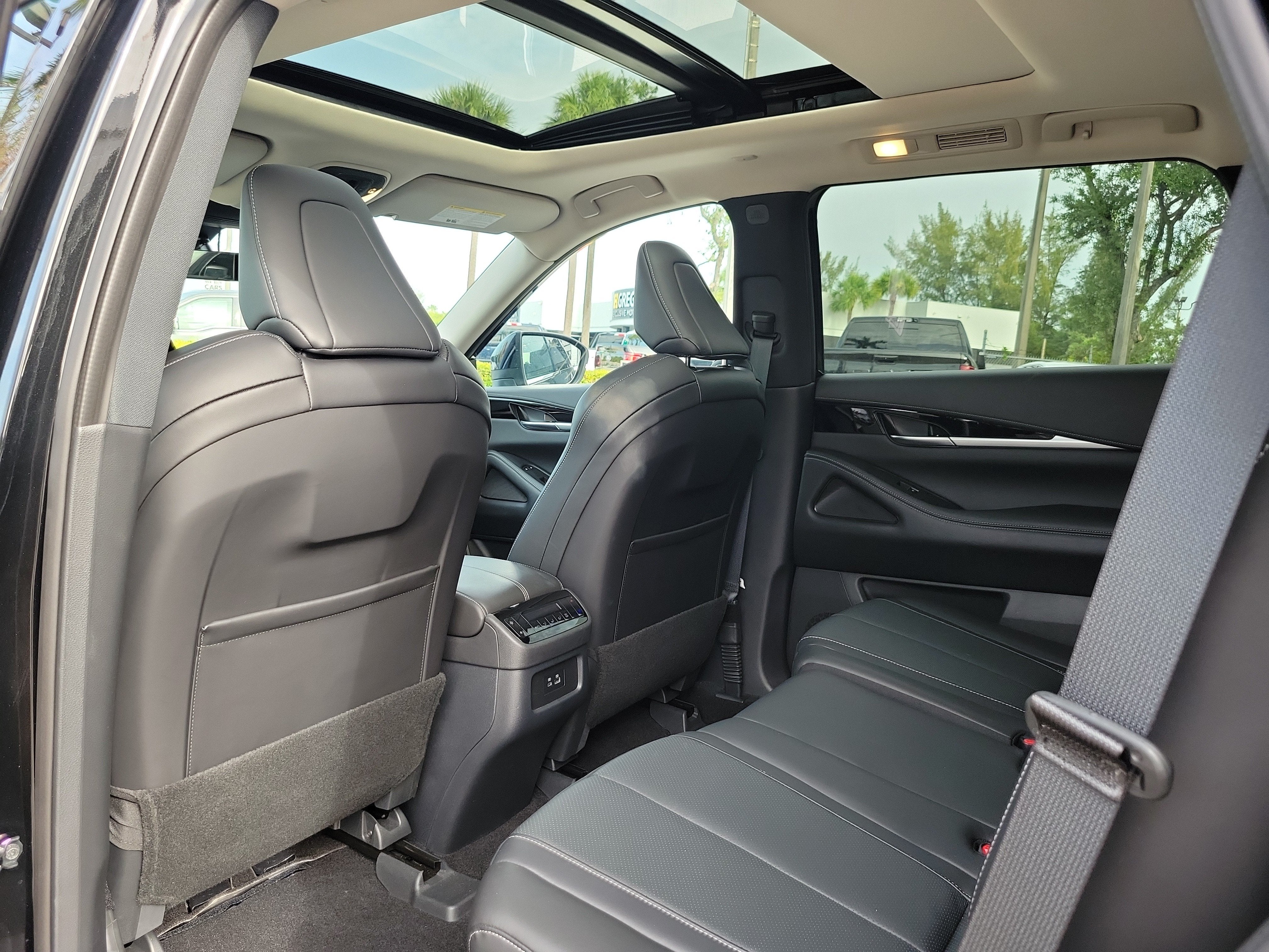 2025 INFINITI QX60 PURE