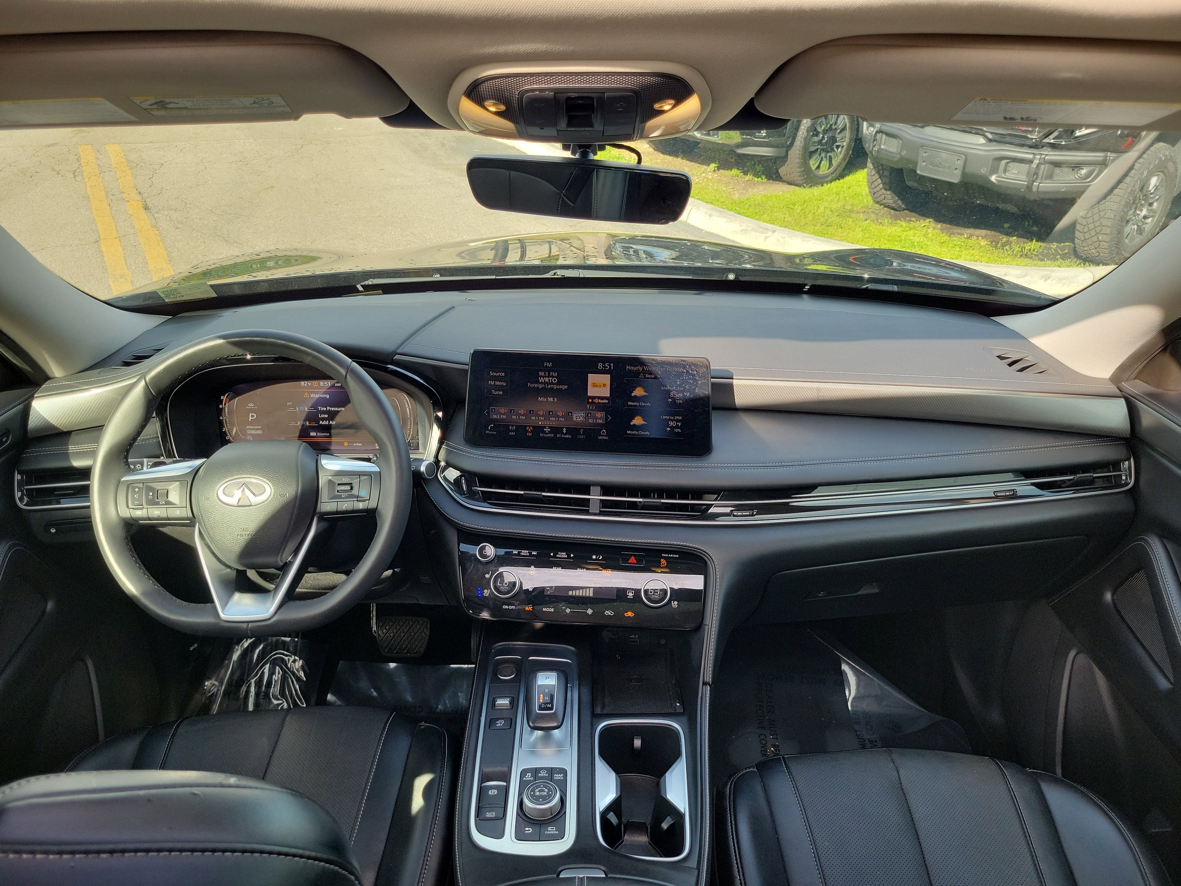 2023 INFINITI QX60 LUXE