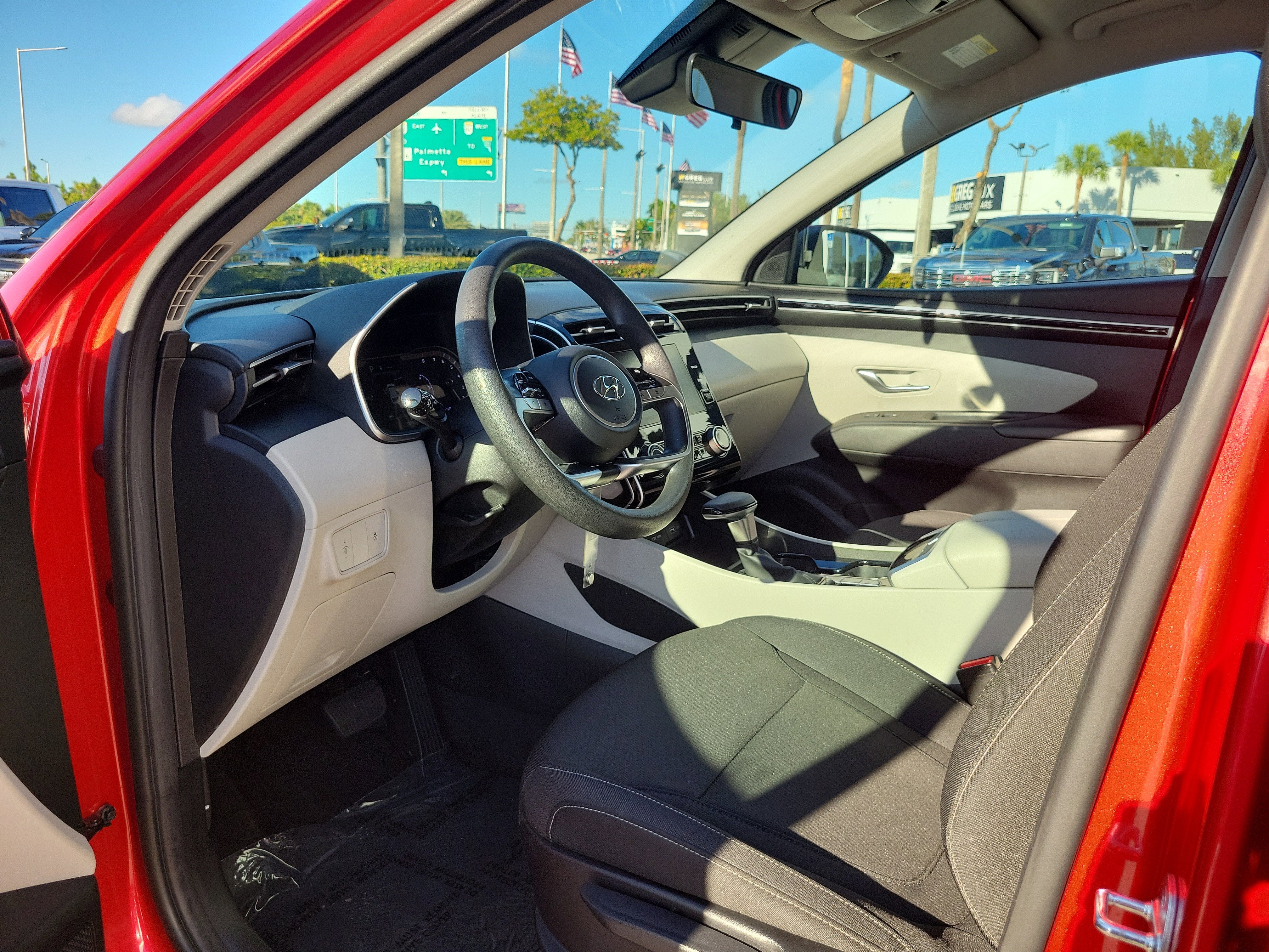 2023 Hyundai Tucson SE