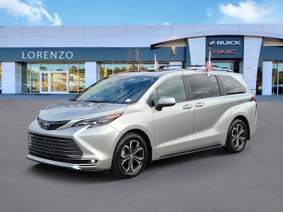 2025 Toyota Sienna Platinum