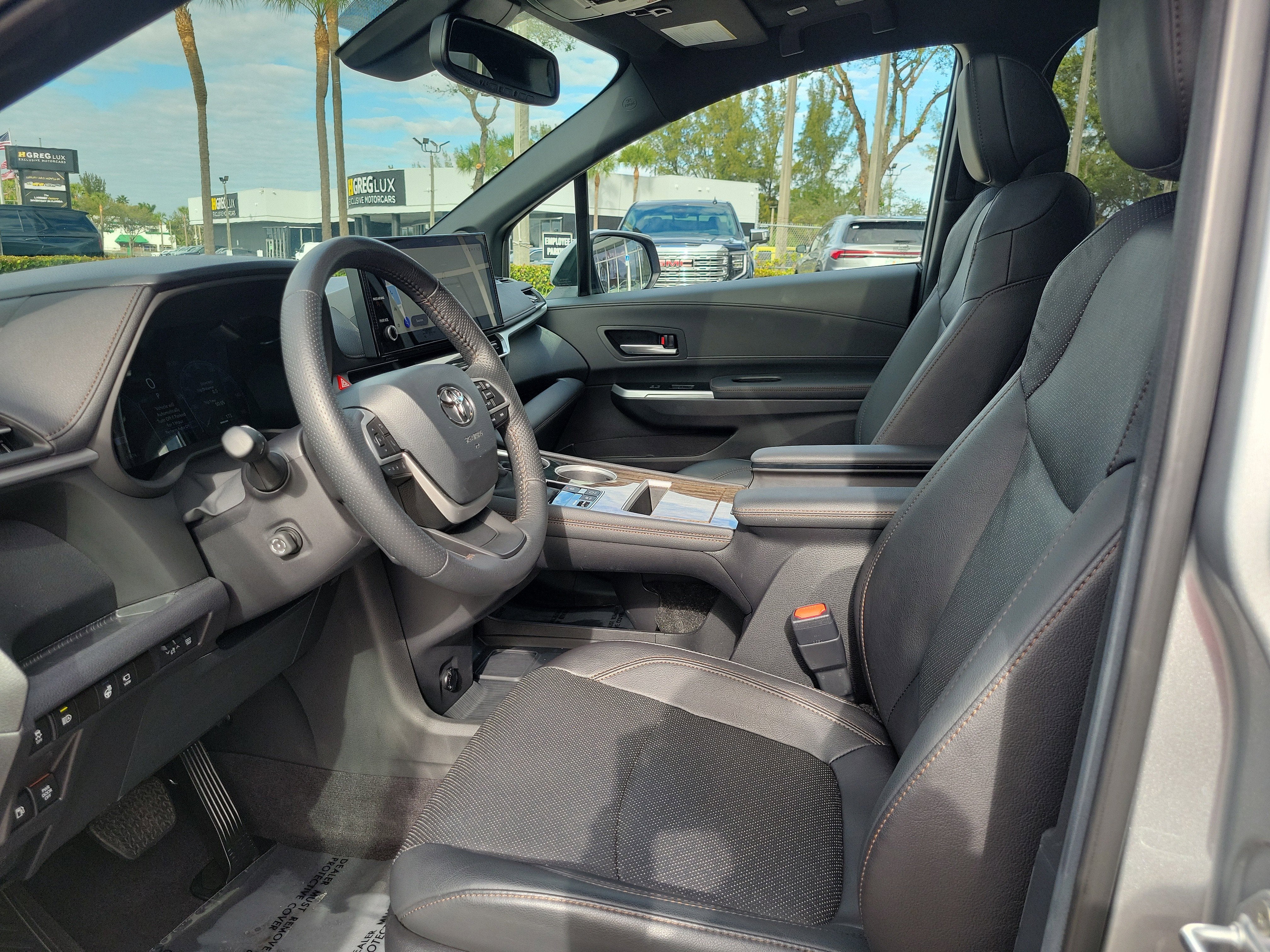 2025 Toyota Sienna Platinum