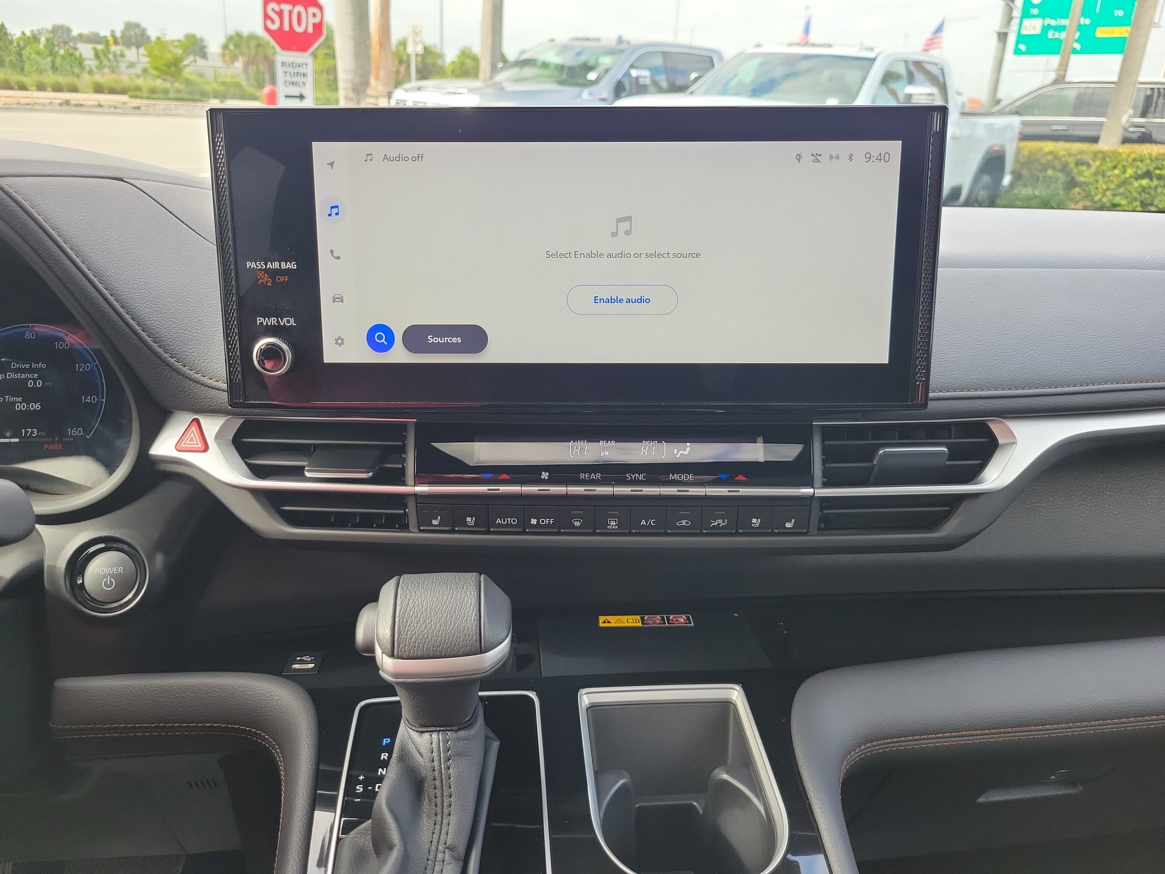 2025 Toyota Sienna Platinum