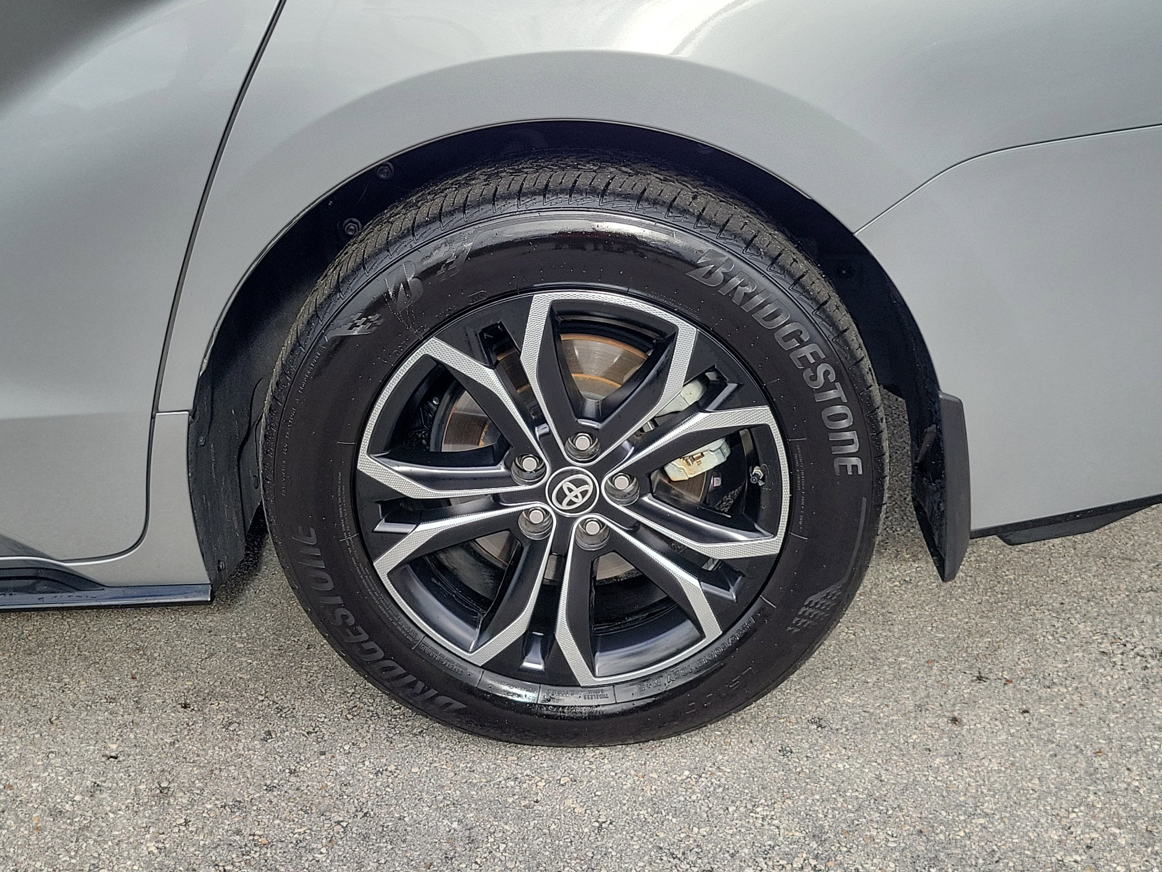 2025 Toyota Sienna Platinum