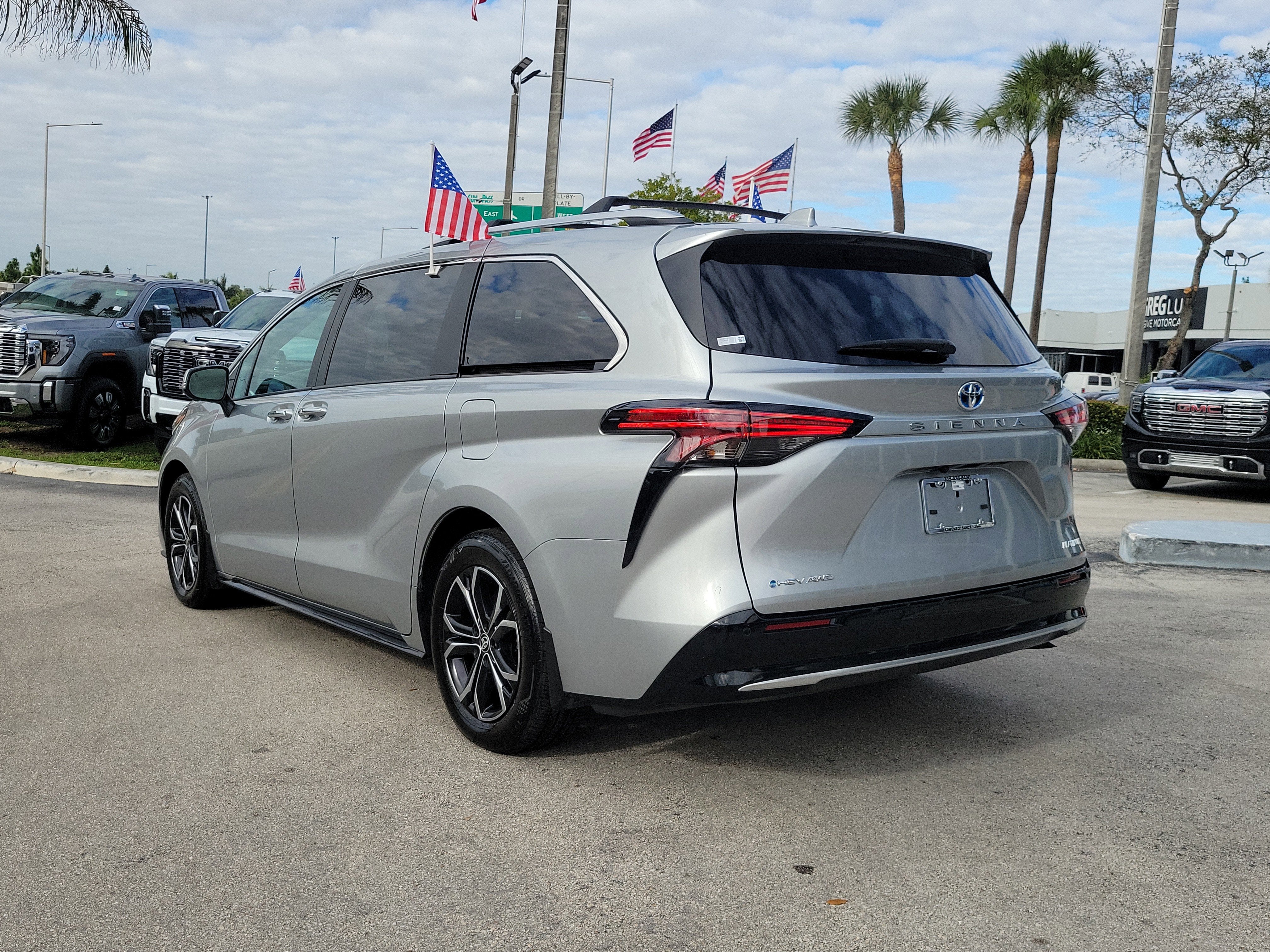 2025 Toyota Sienna Platinum