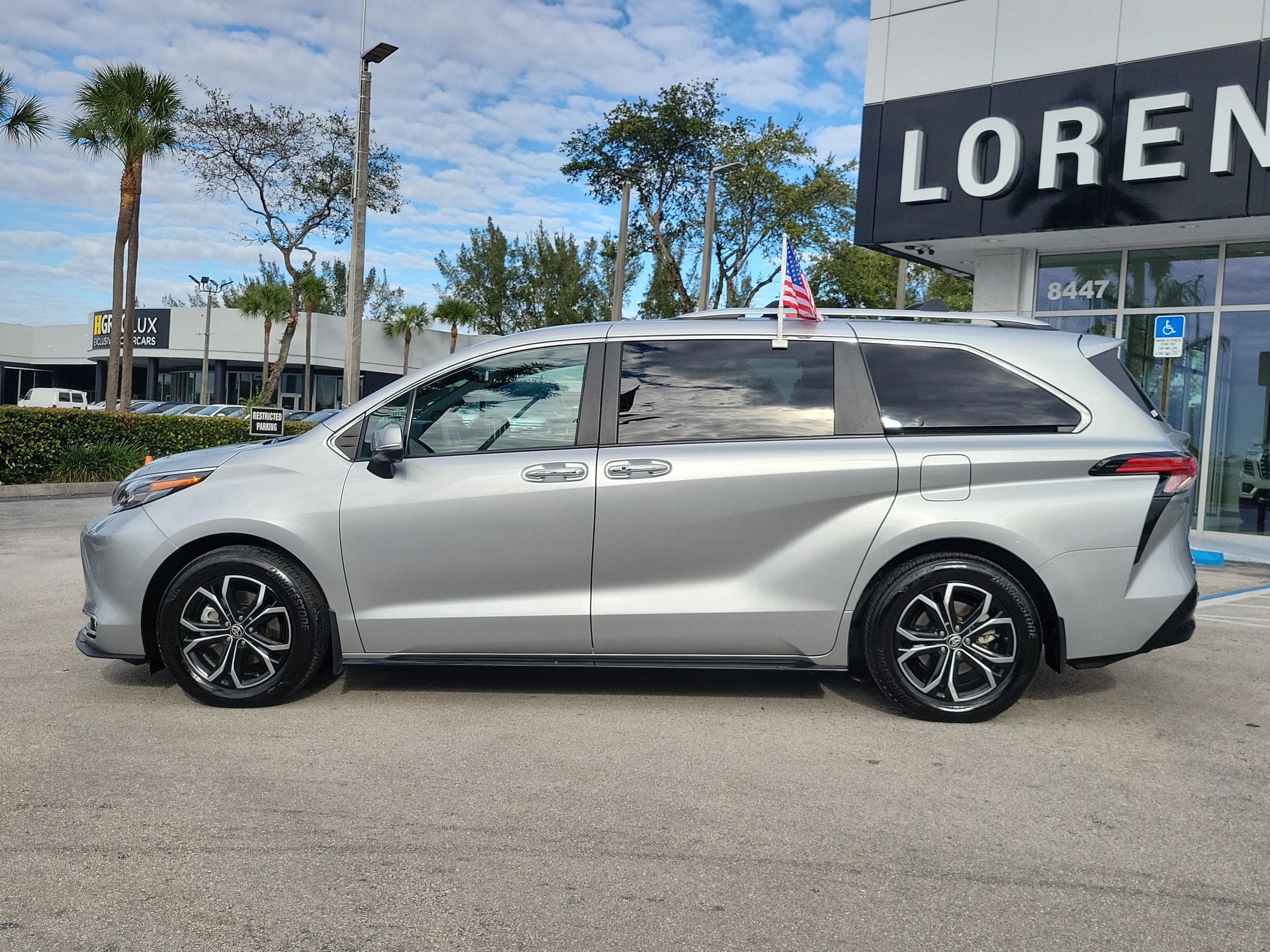 2025 Toyota Sienna Platinum