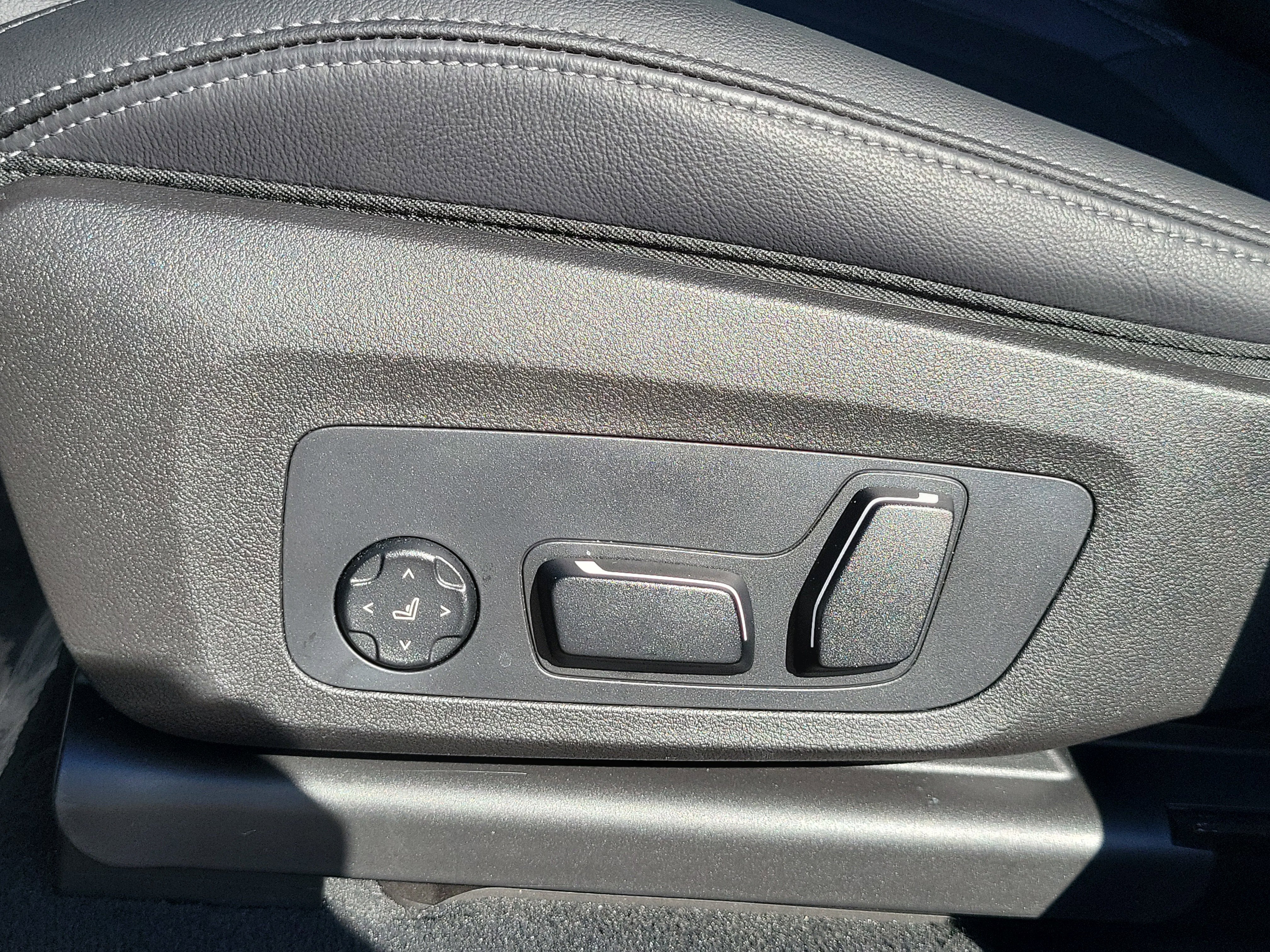 2025 BMW X4 xDrive30i