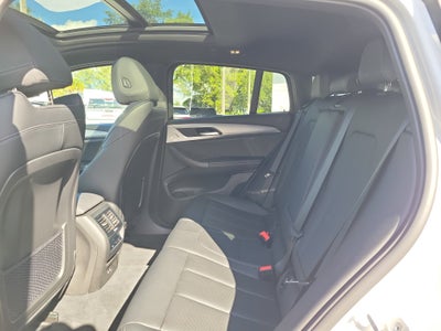 2025 BMW X4 xDrive30i
