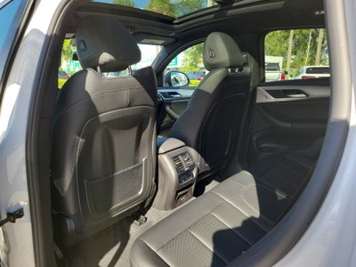 2025 BMW X4 xDrive30i