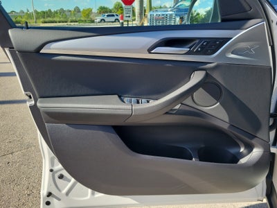 2025 BMW X4 xDrive30i