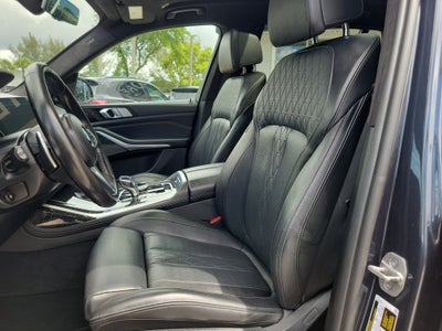 2022 BMW X7 M50i