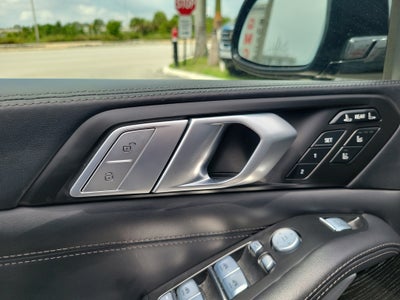 2022 BMW X7 M50i