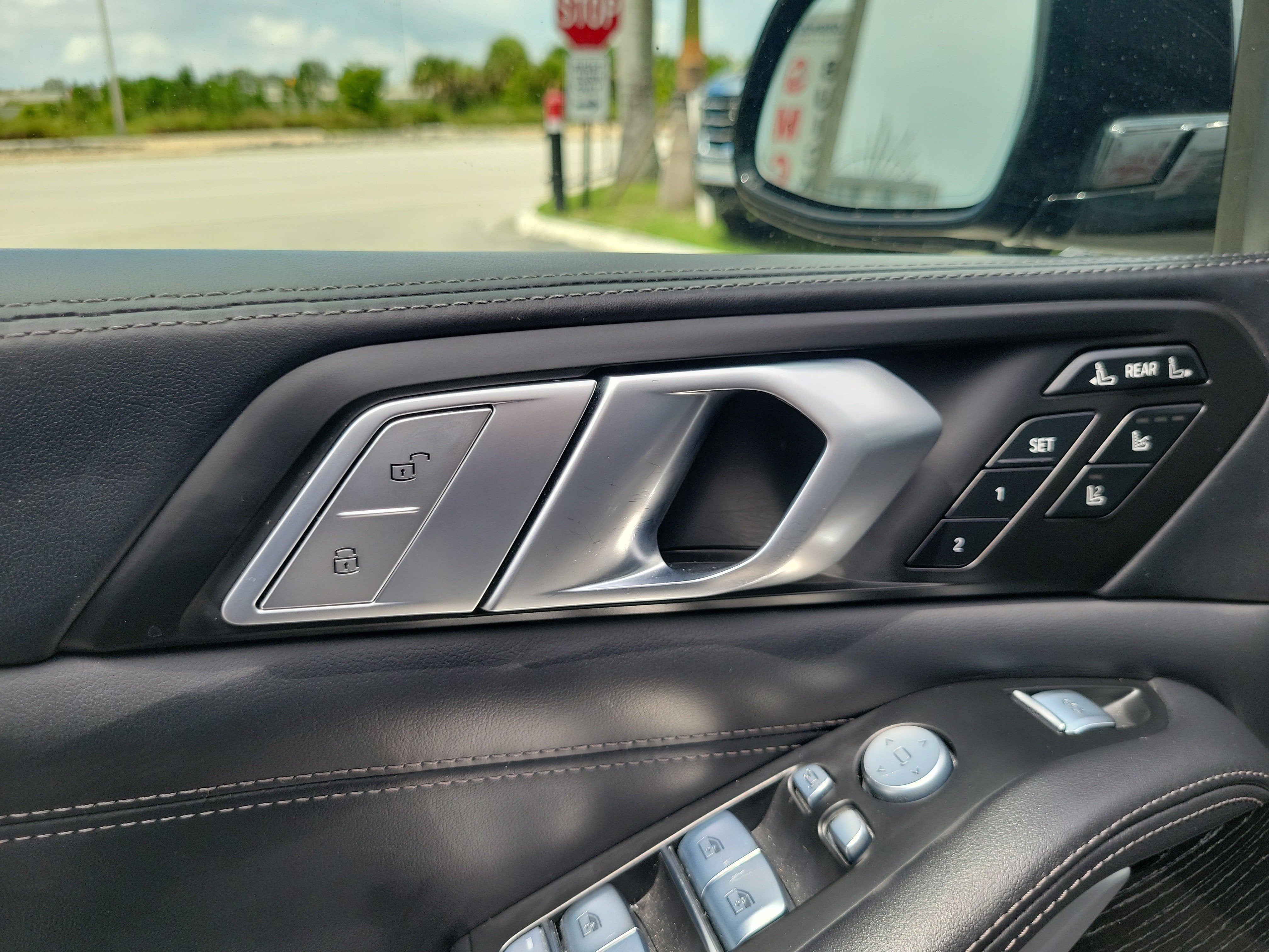 2022 BMW X7 M50i