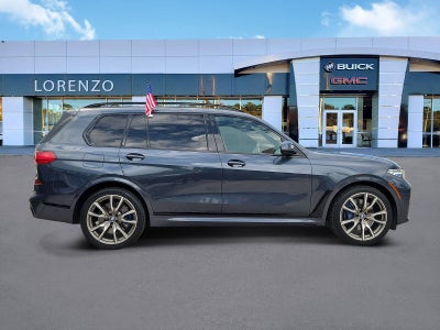 2022 BMW X7 M50i