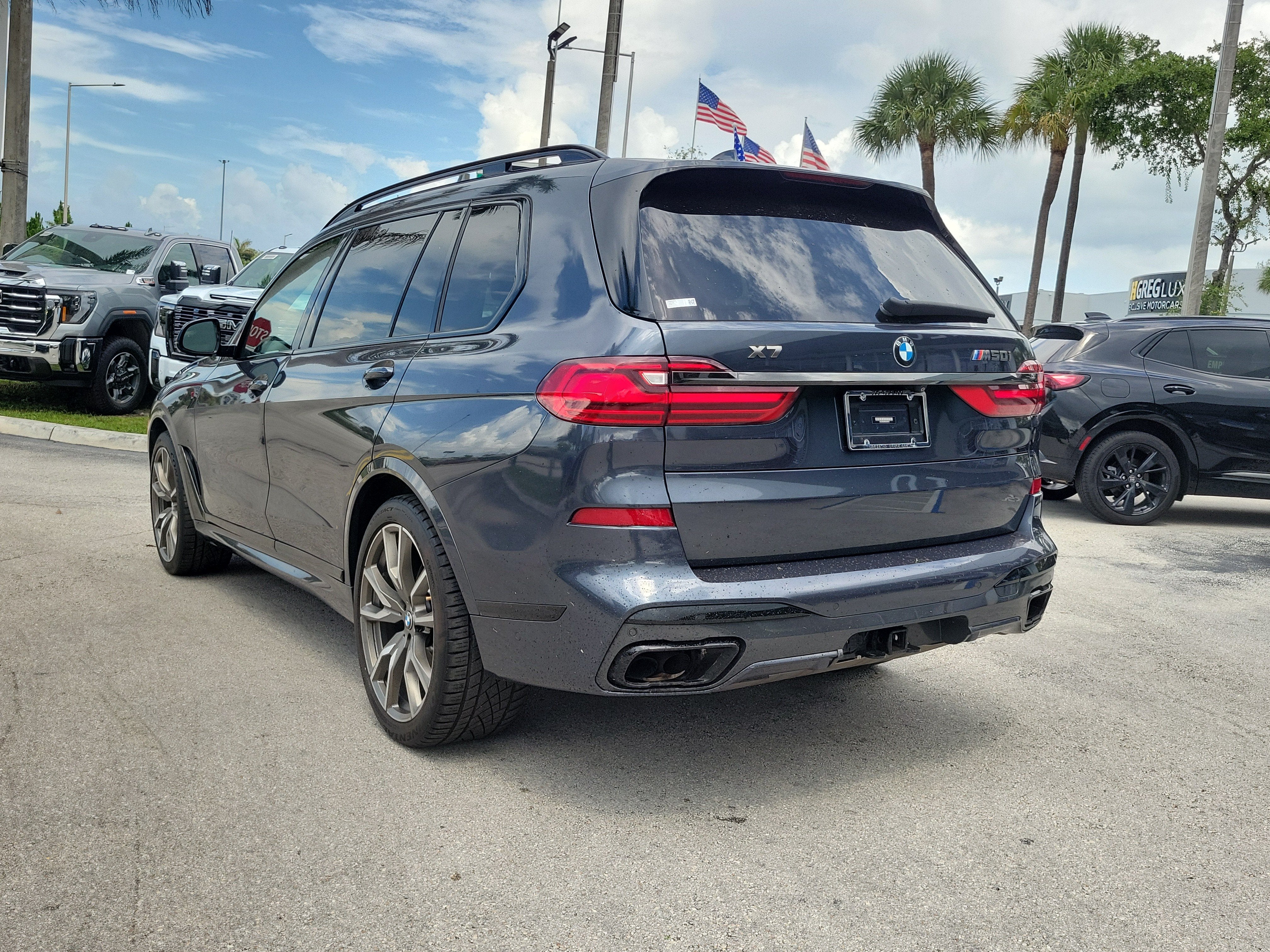 2022 BMW X7 M50i