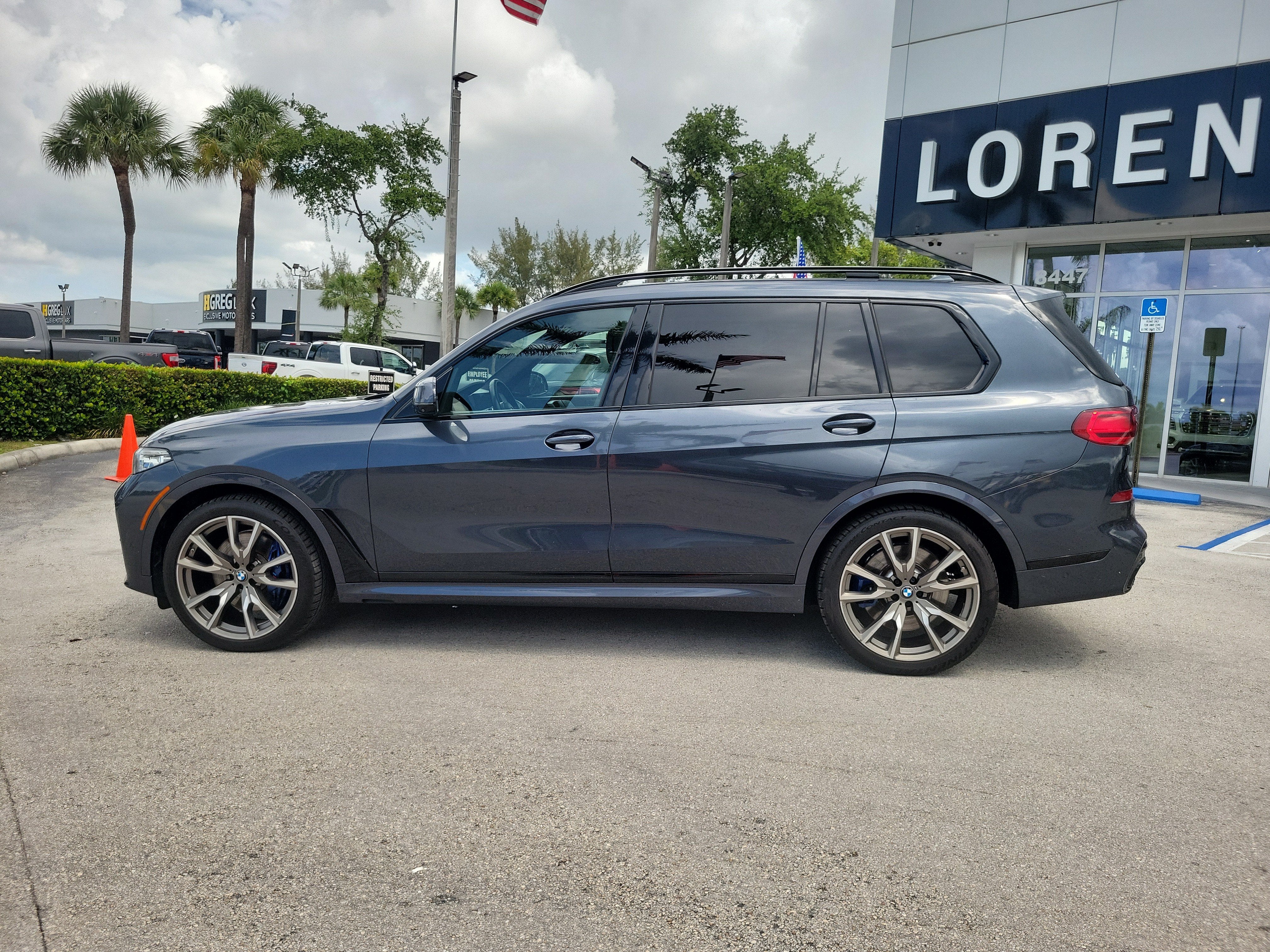 2022 BMW X7 M50i