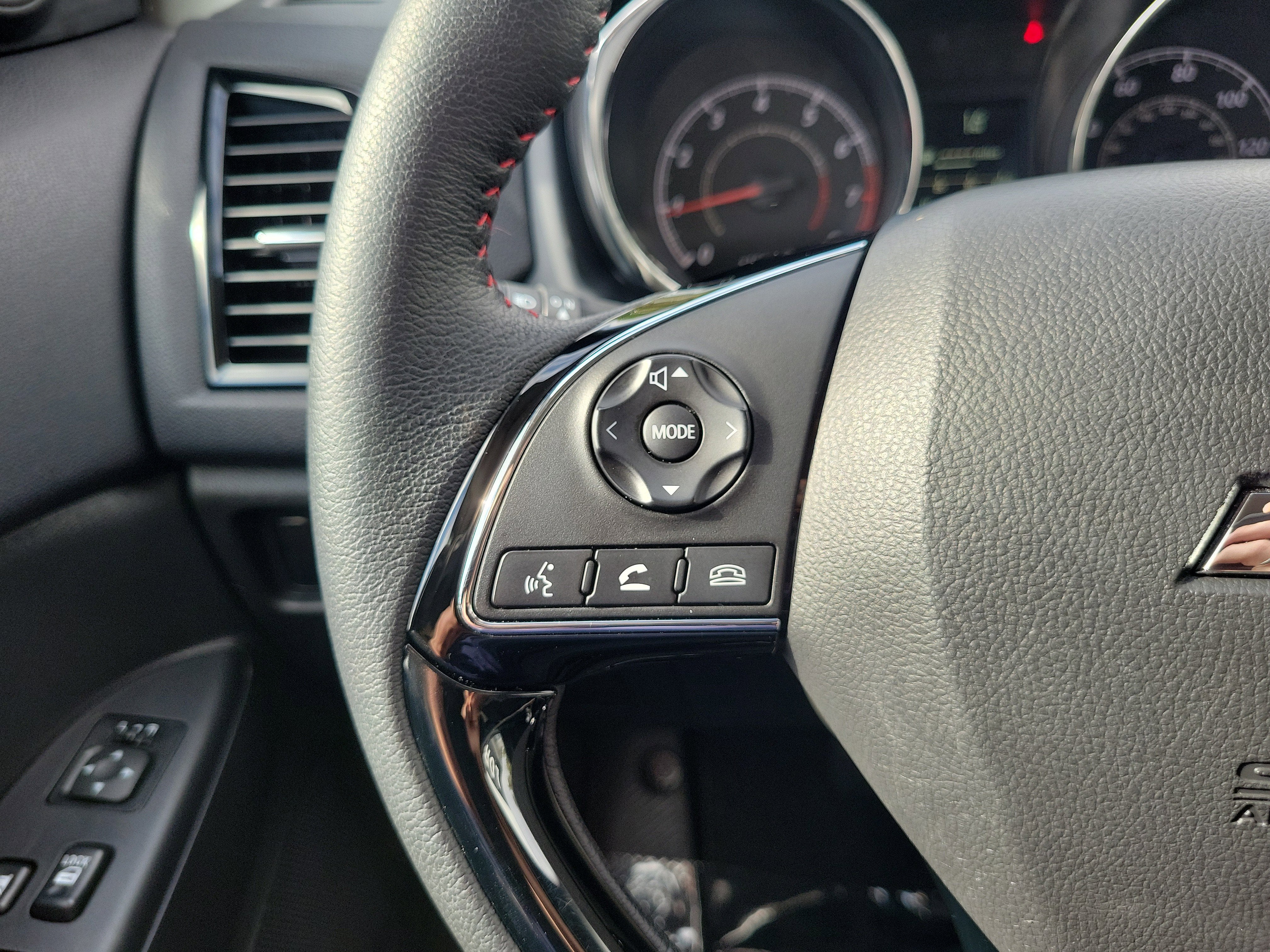 2025 Mitsubishi Outlander Sport S