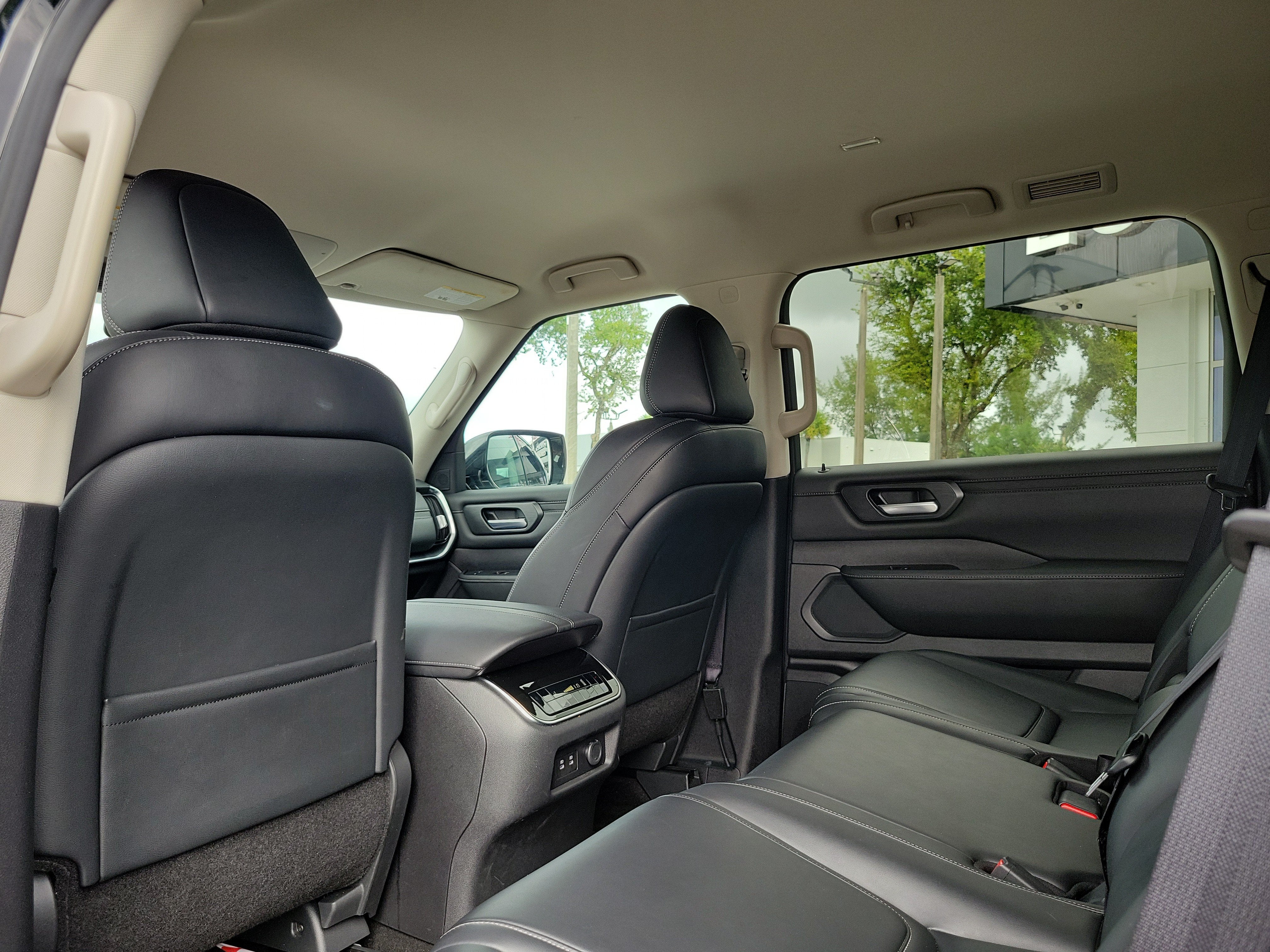 2026 Nissan Armada SV