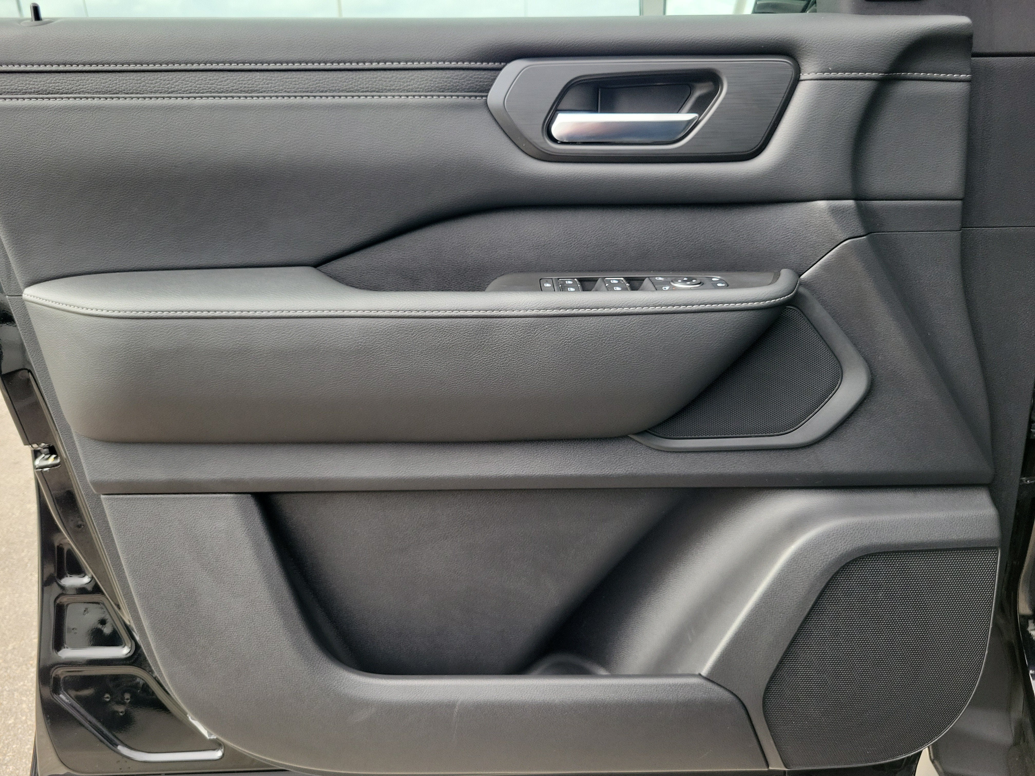 2026 Nissan Armada SV