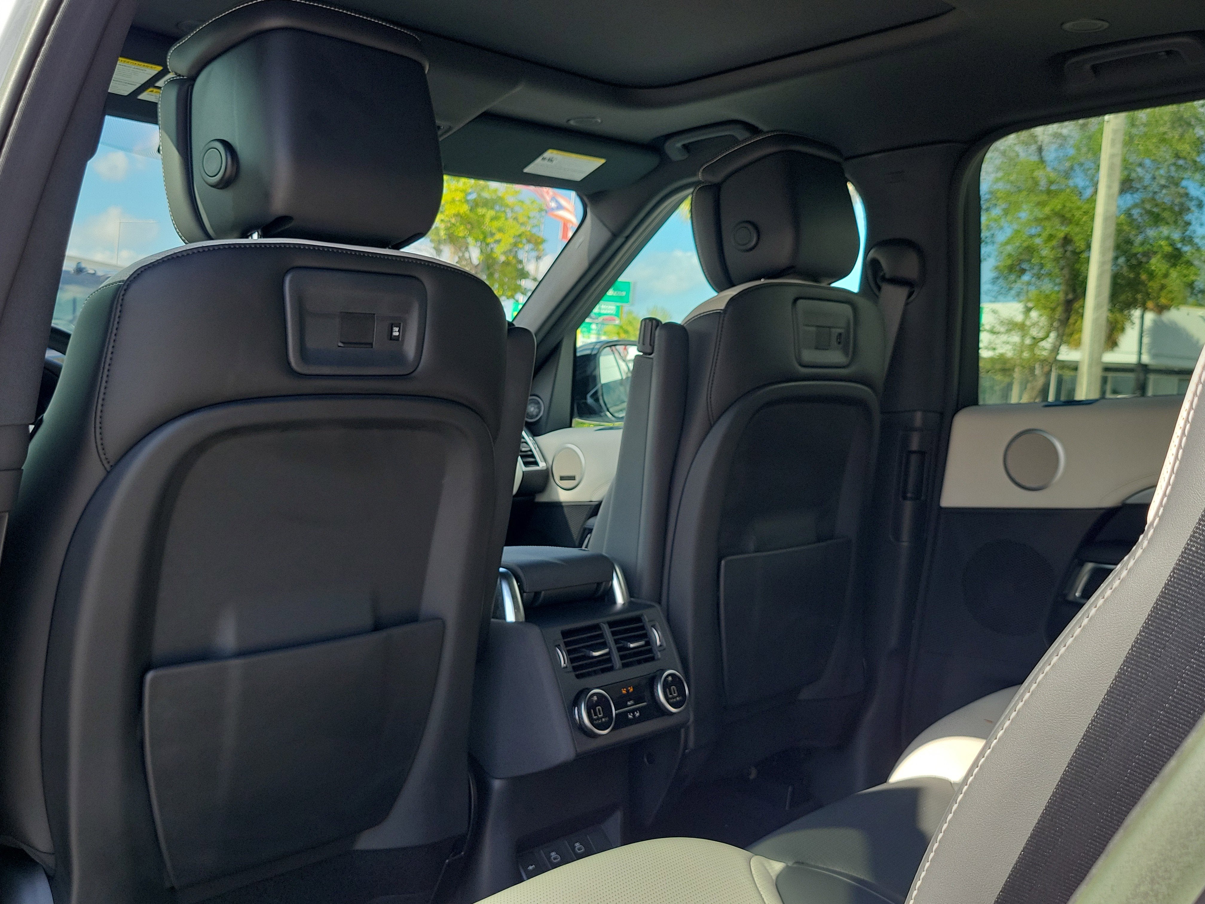 2023 Land Rover Discovery HSE R-Dynamic