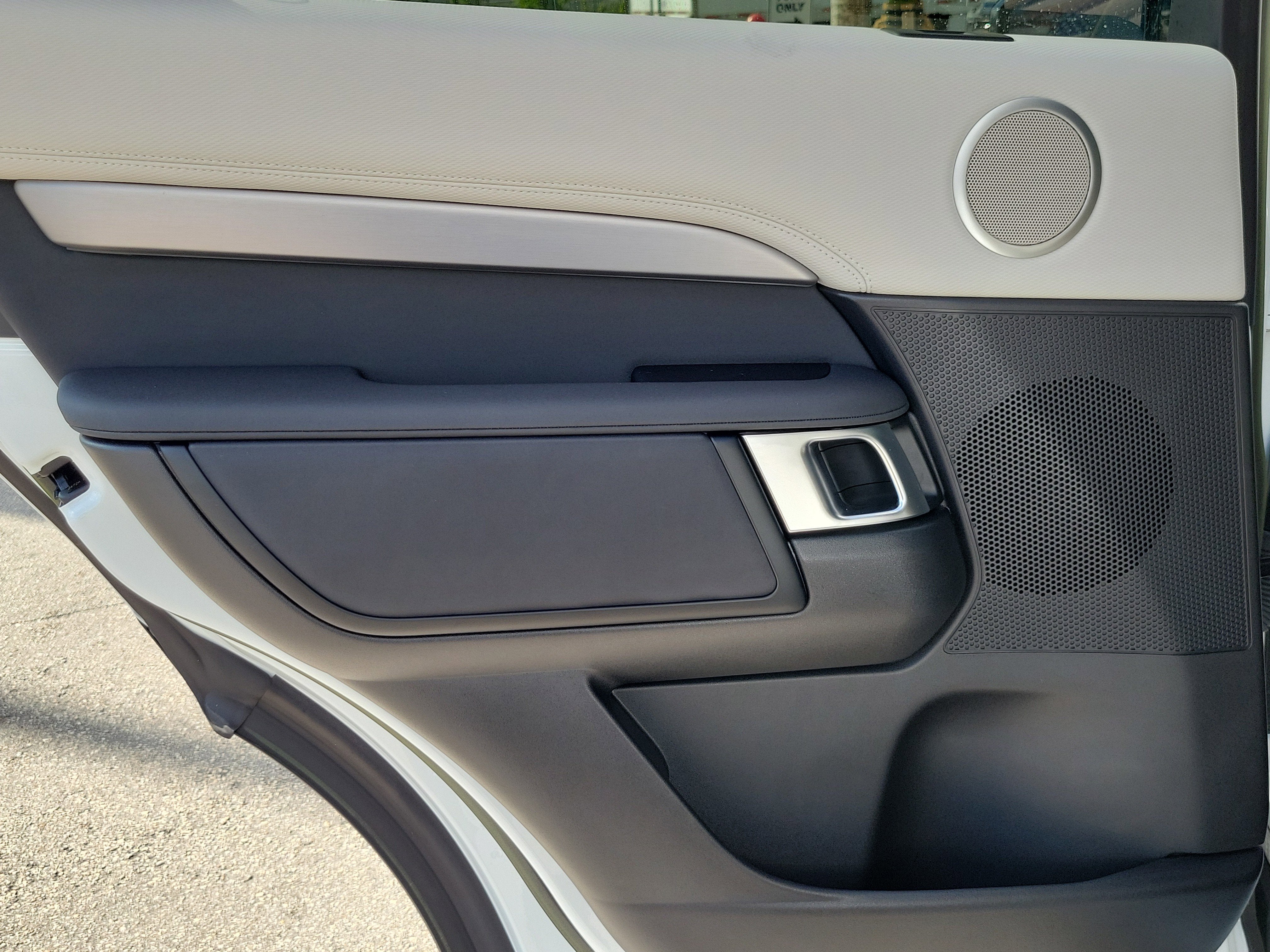 2023 Land Rover Discovery HSE R-Dynamic