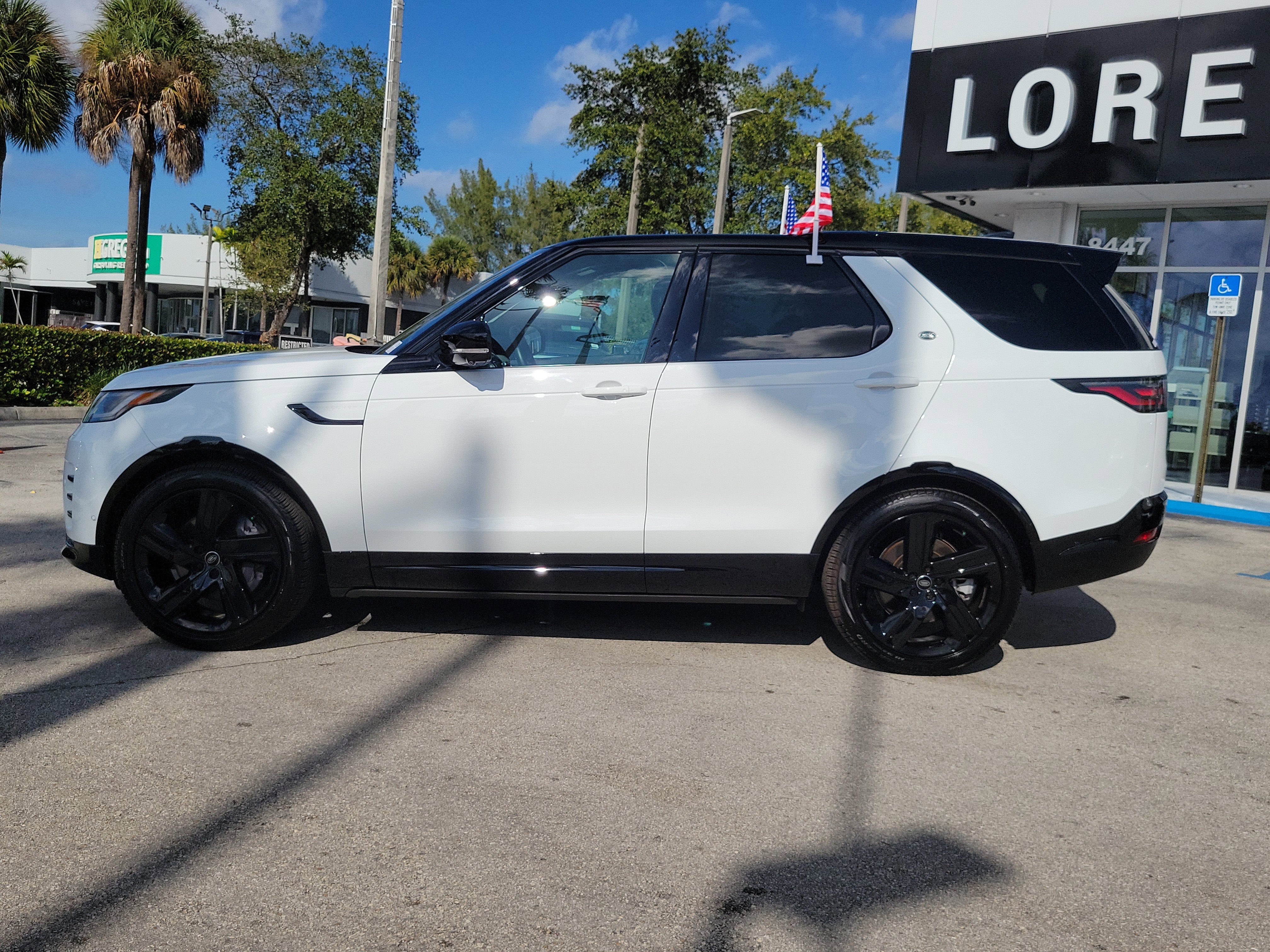 2023 Land Rover Discovery HSE R-Dynamic