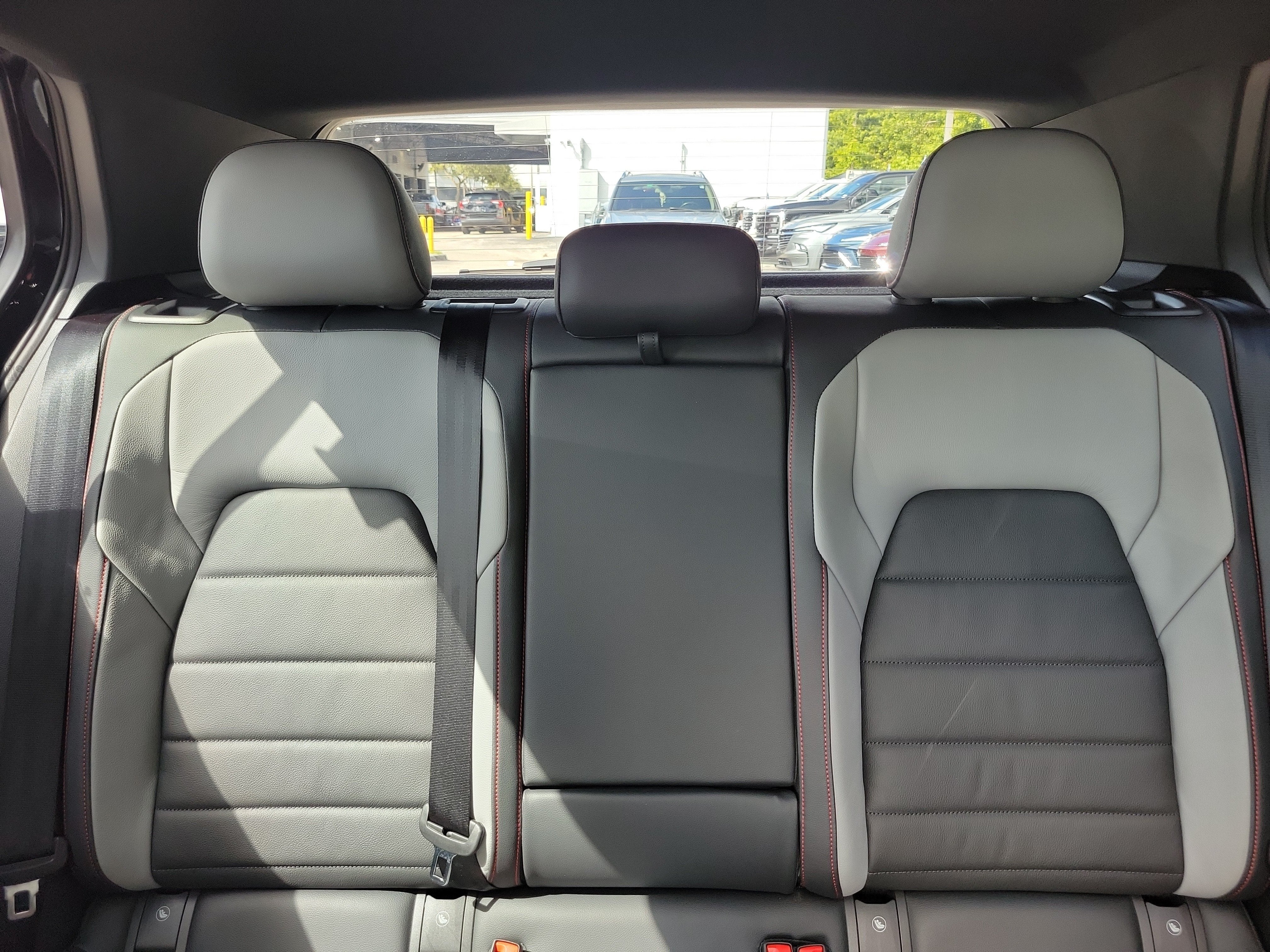 2024 Volkswagen Golf GTI 380 SE