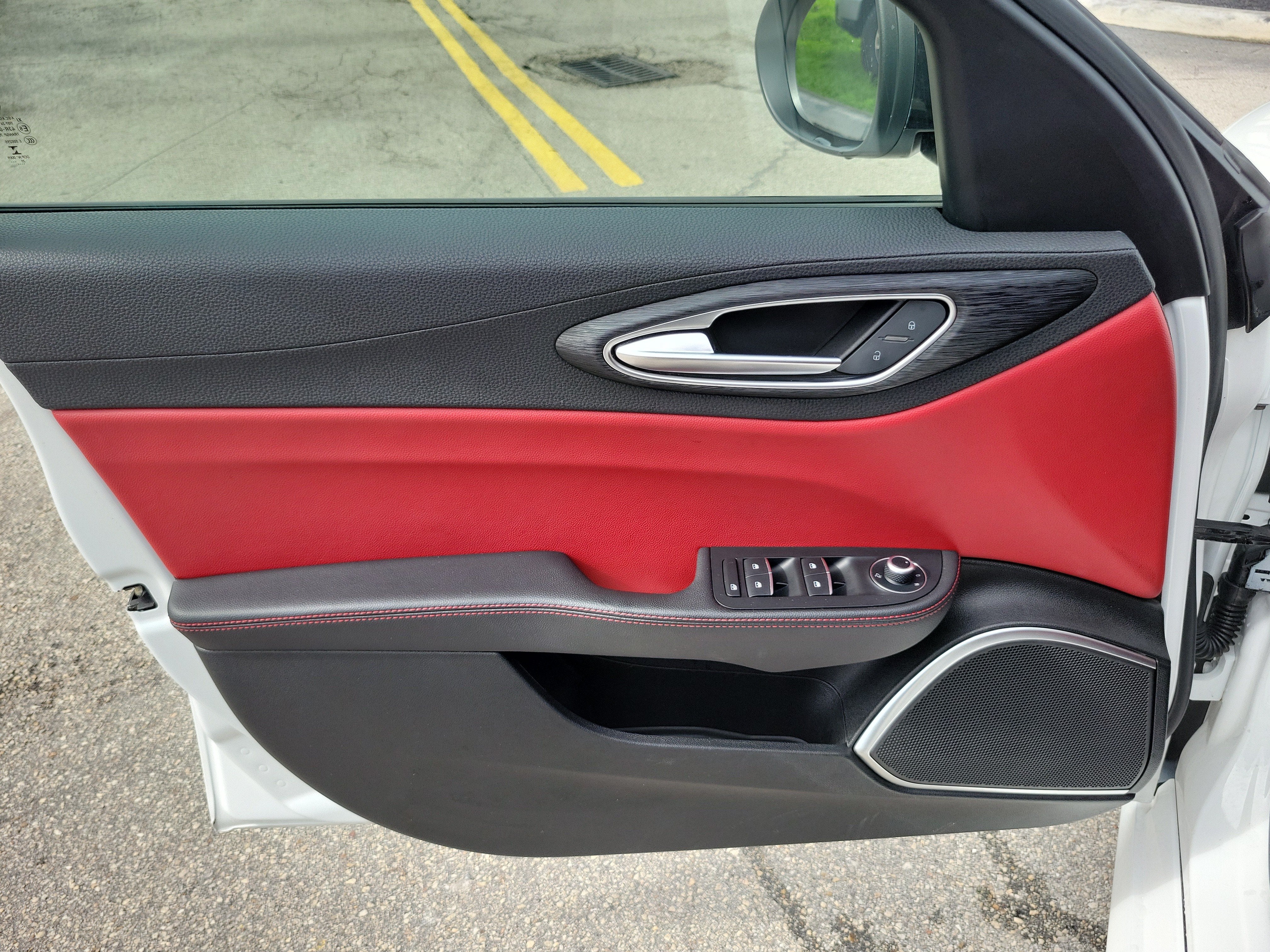 2021 Alfa Romeo Giulia BASE