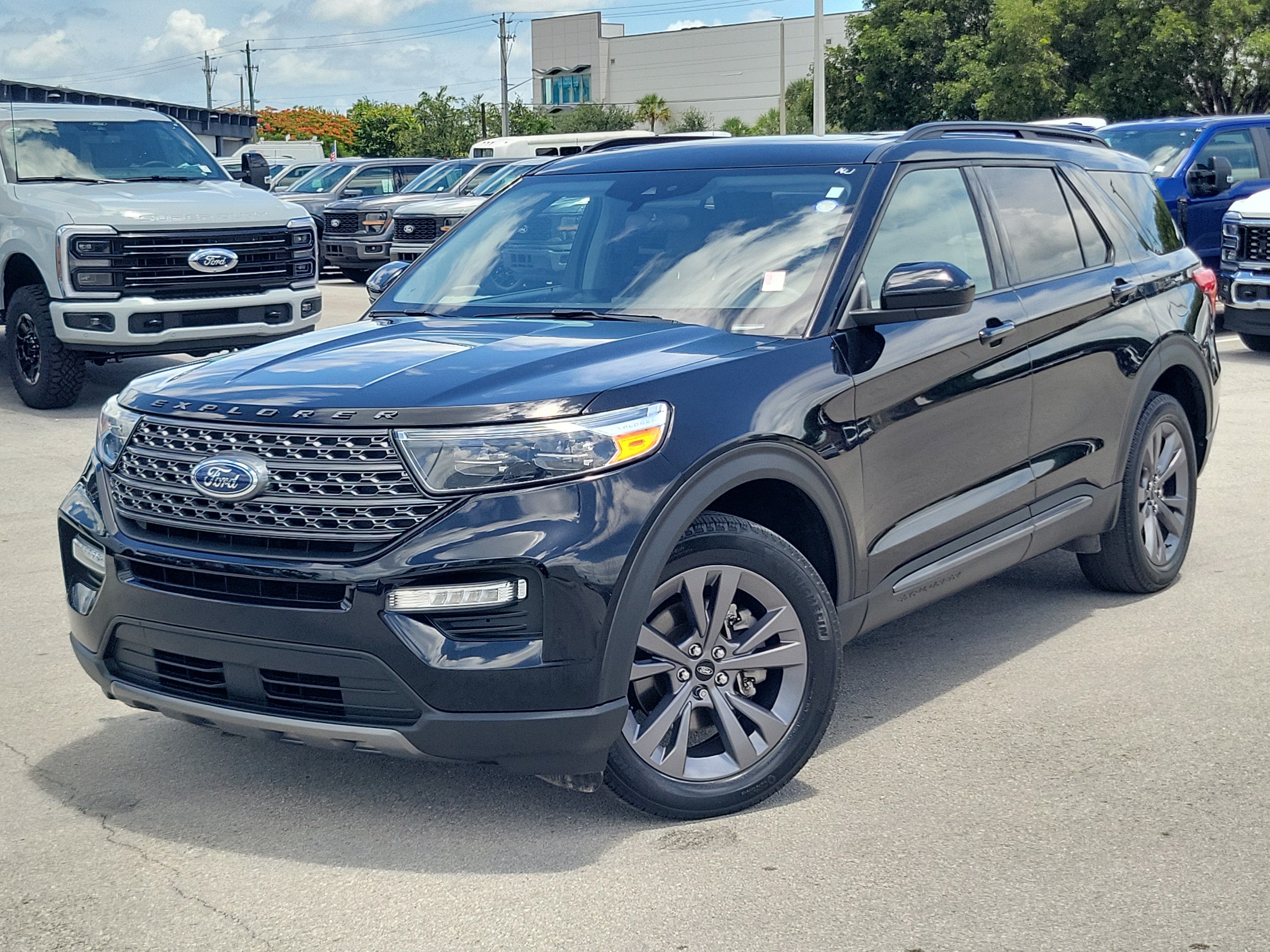 2023 Ford Explorer XLT 4WD