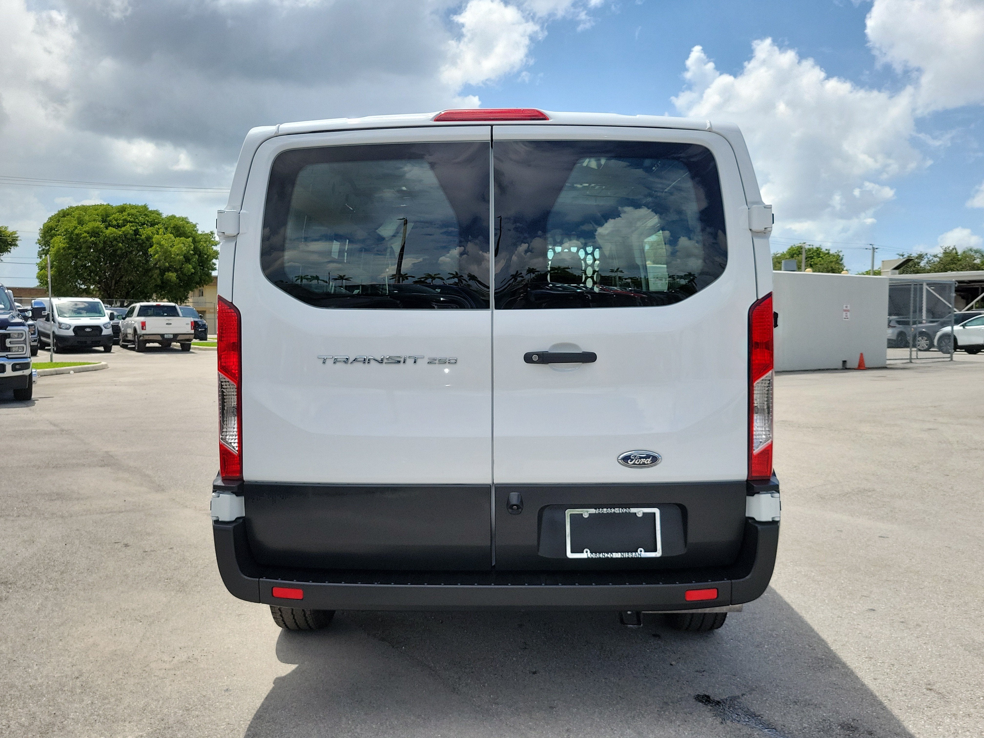 2025 Ford Transit Cargo Van T-250 130" Low Rf 9070 GVWR RWD