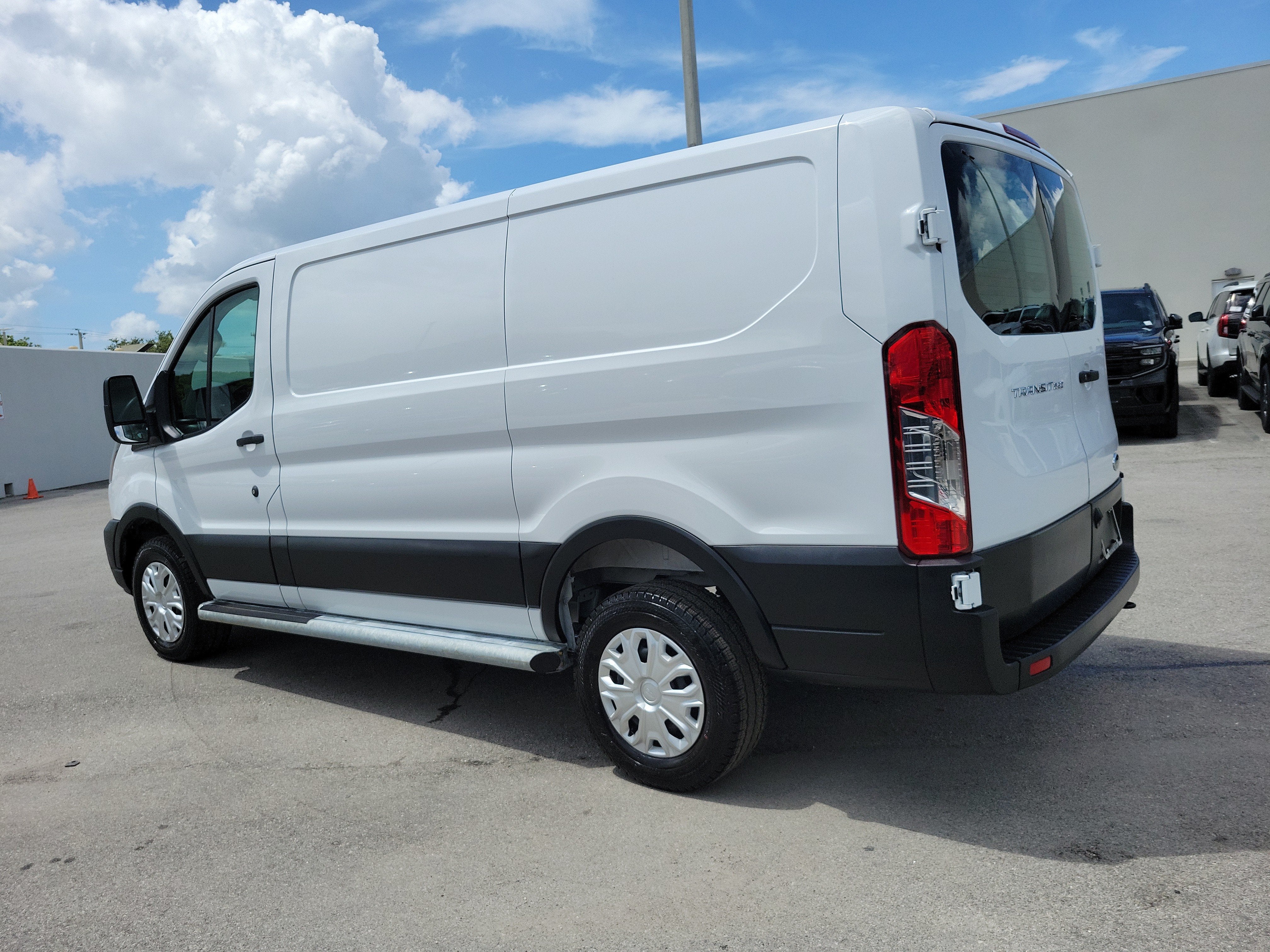 2025 Ford Transit Cargo Van T-250 130" Low Rf 9070 GVWR RWD