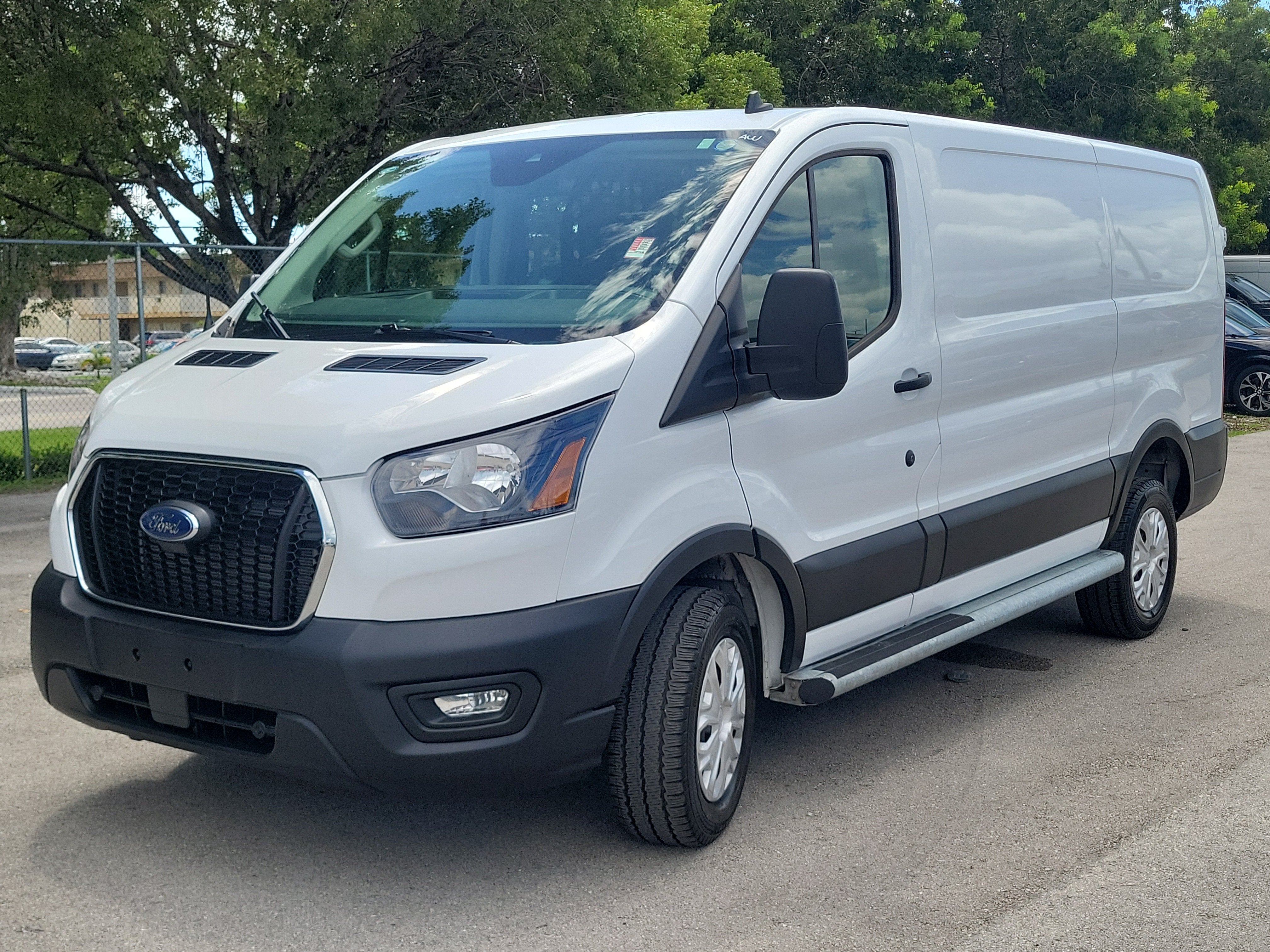 2025 Ford Transit Cargo Van T-250 130" Low Rf 9070 GVWR RWD