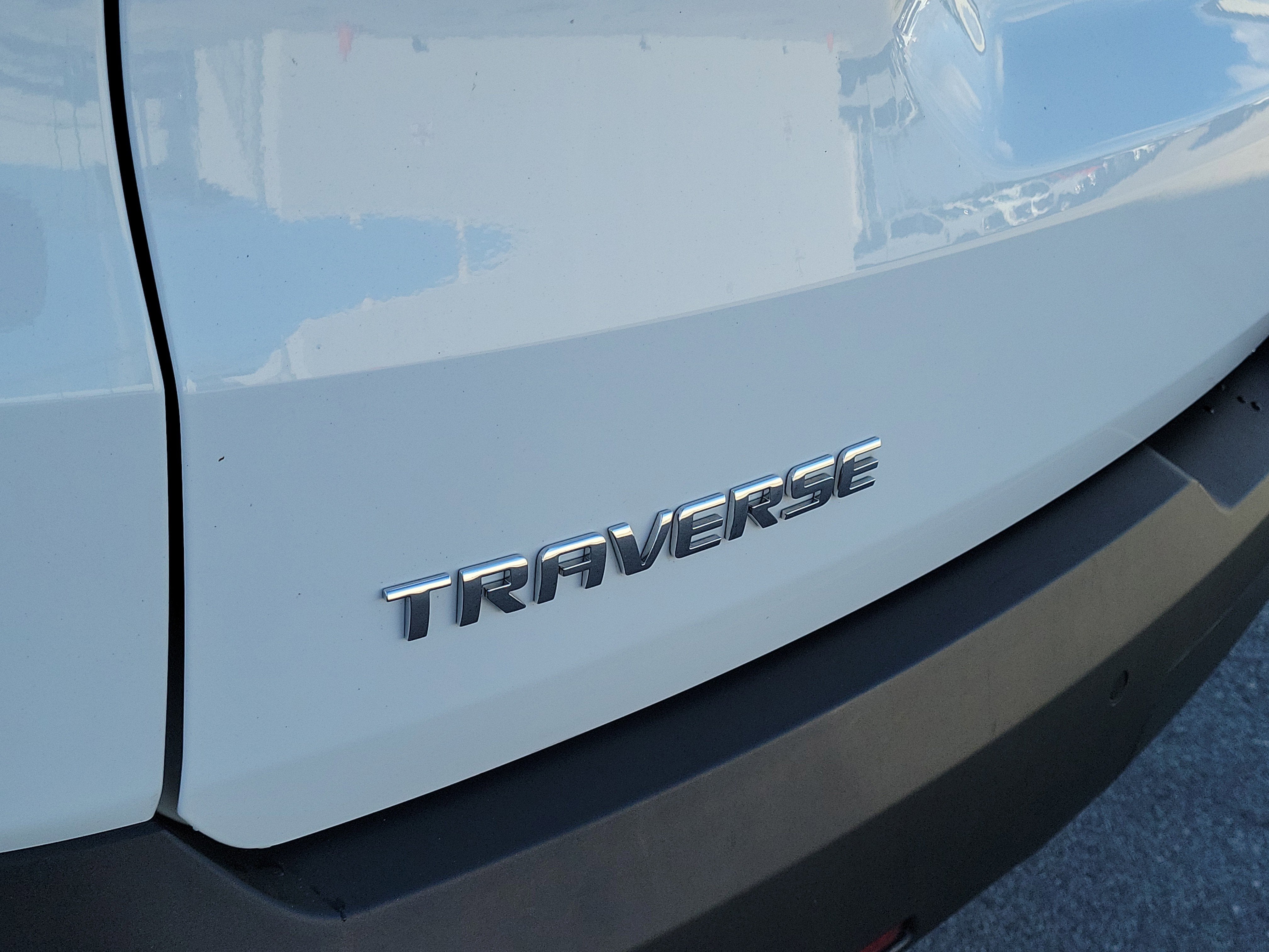 2023 Chevrolet Traverse LT Cloth