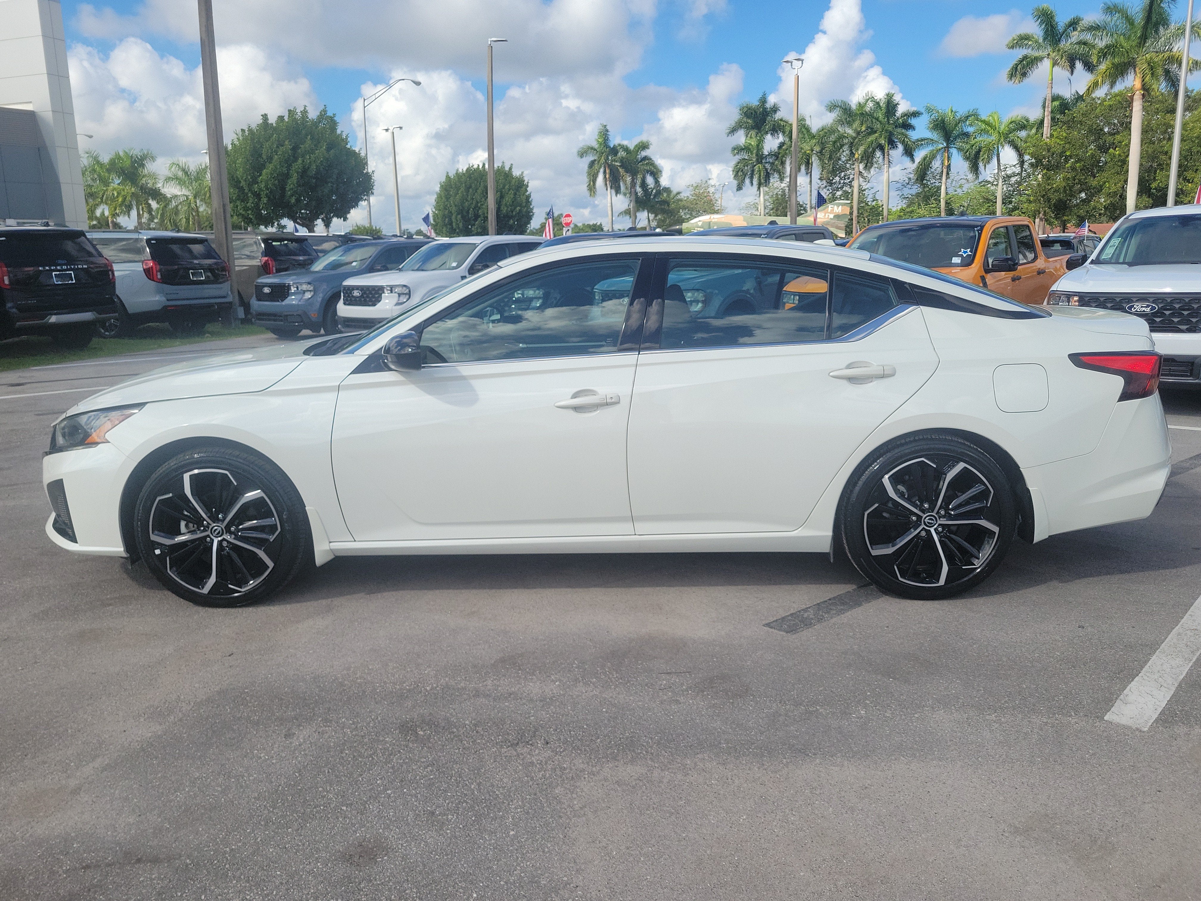 2024 Nissan Altima 2.5 SR