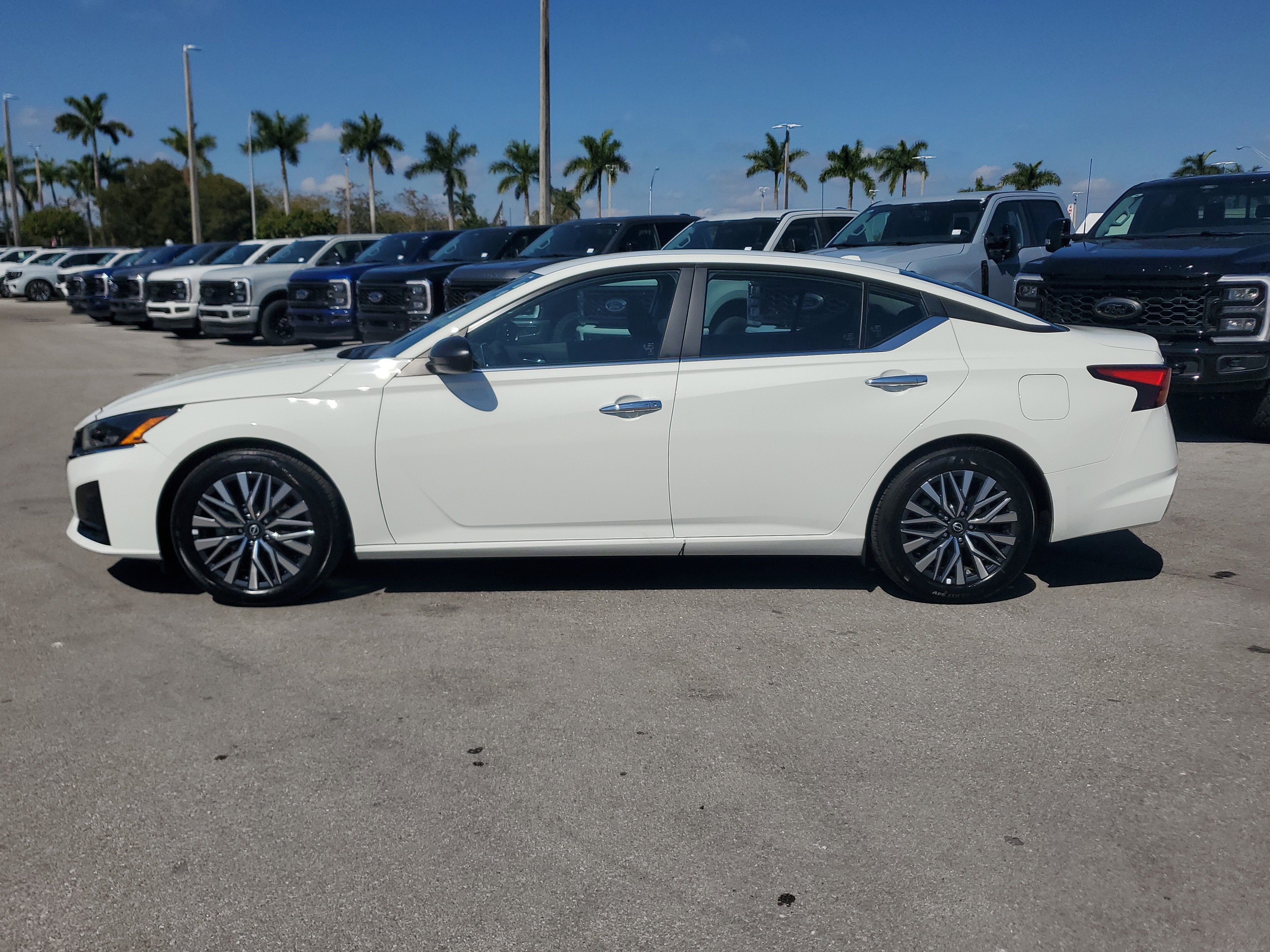 2025 Nissan Altima SV