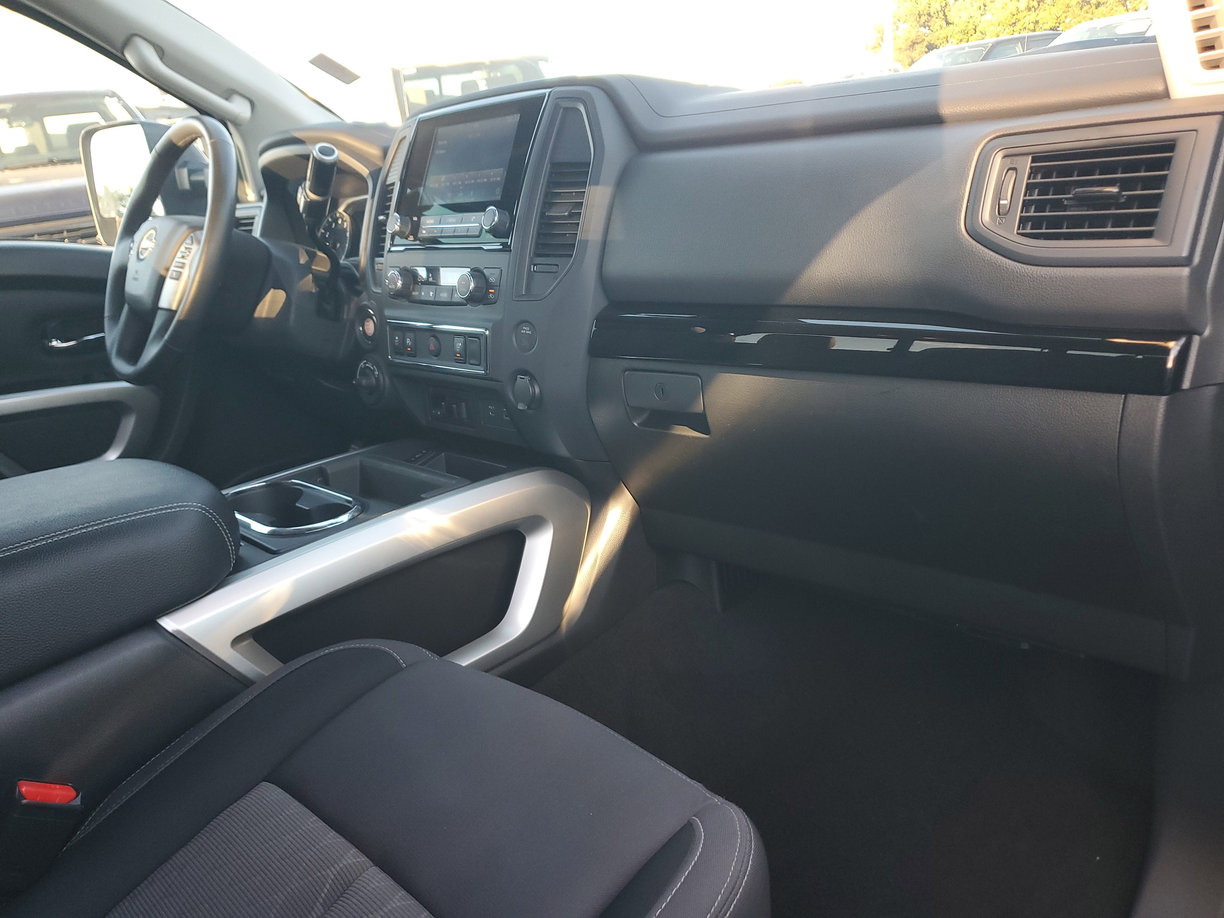 2024 Nissan TITAN King Cab® SV