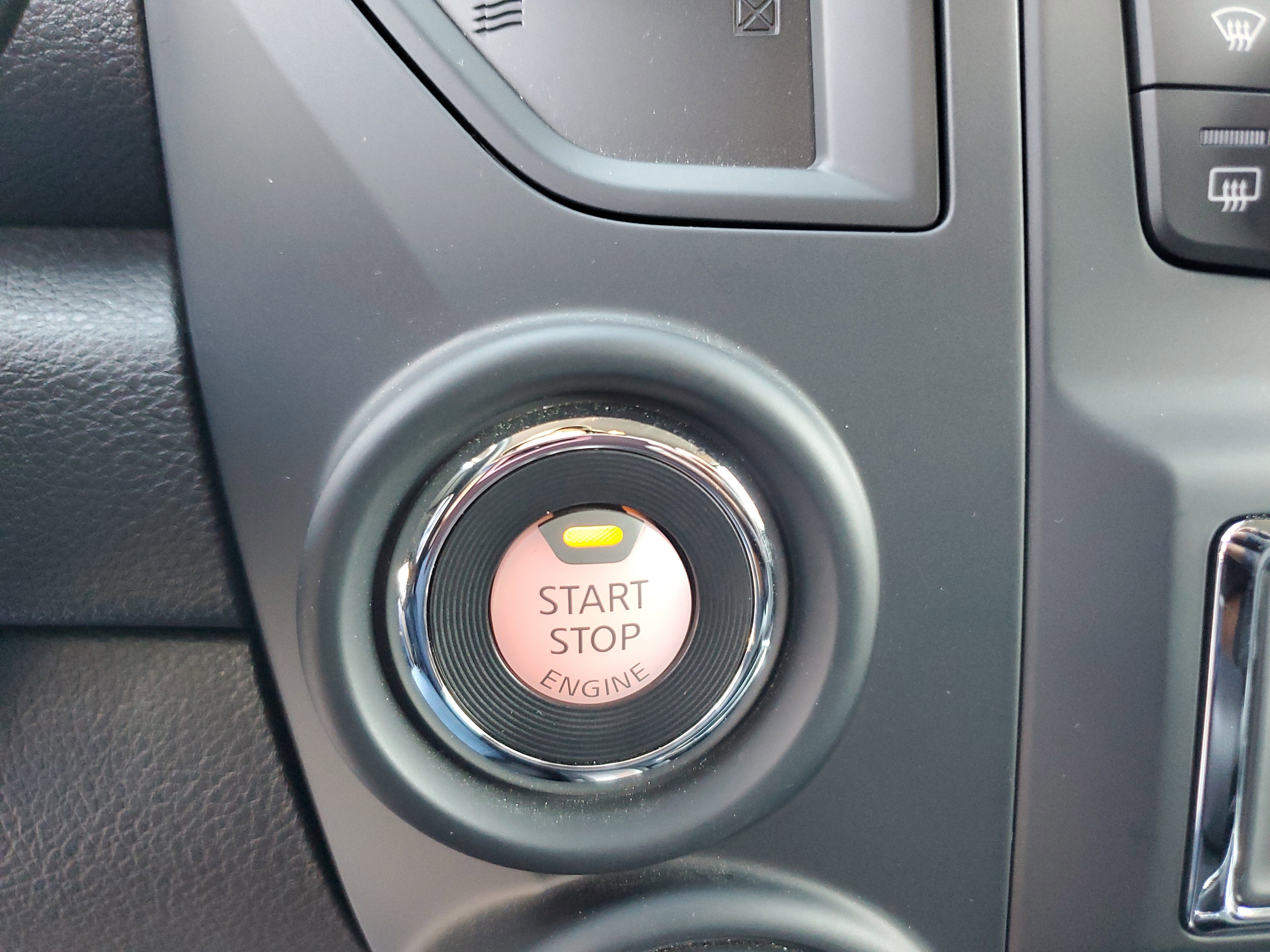 2024 Nissan TITAN King Cab® SV