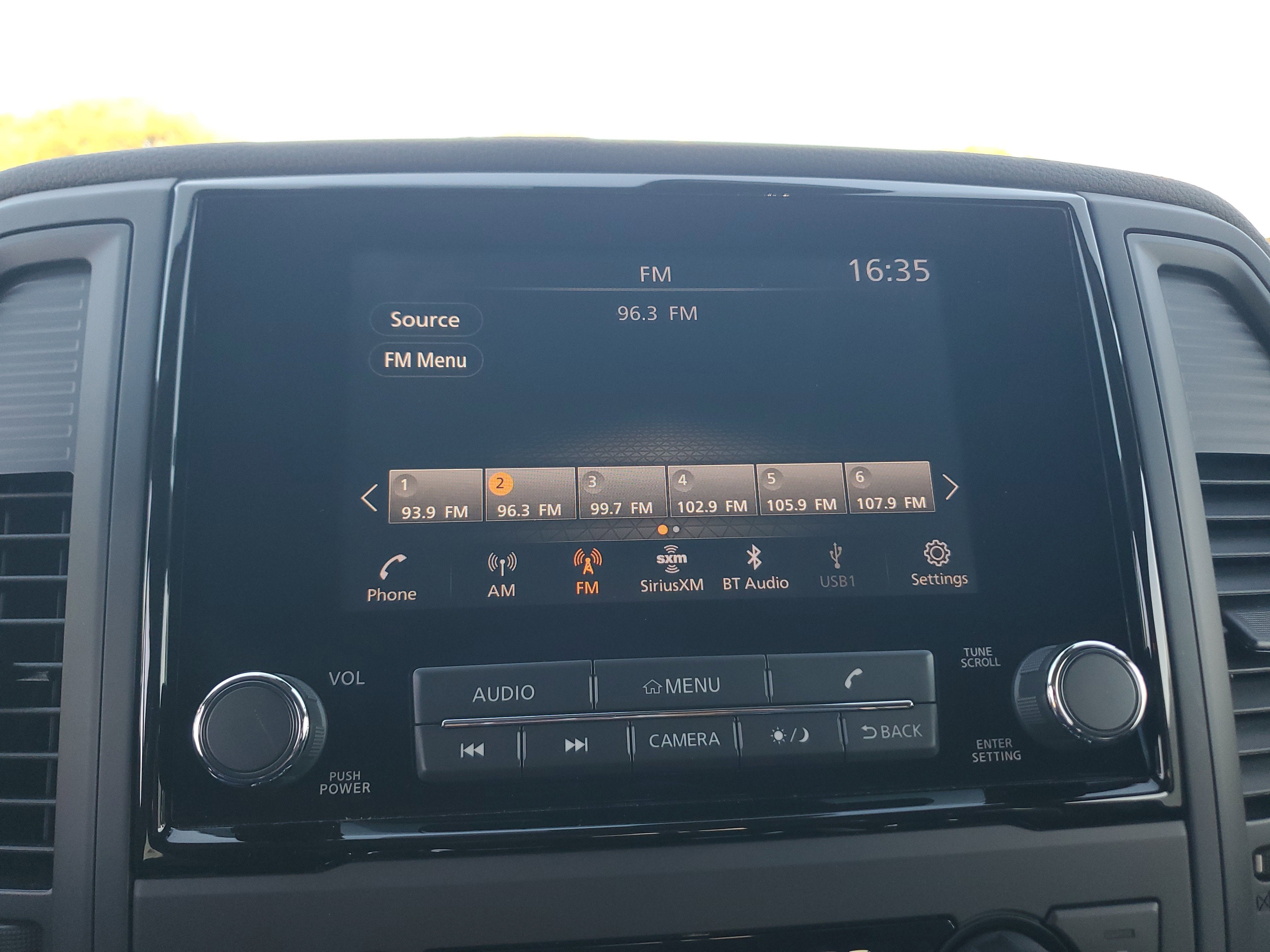 2024 Nissan TITAN King Cab® SV