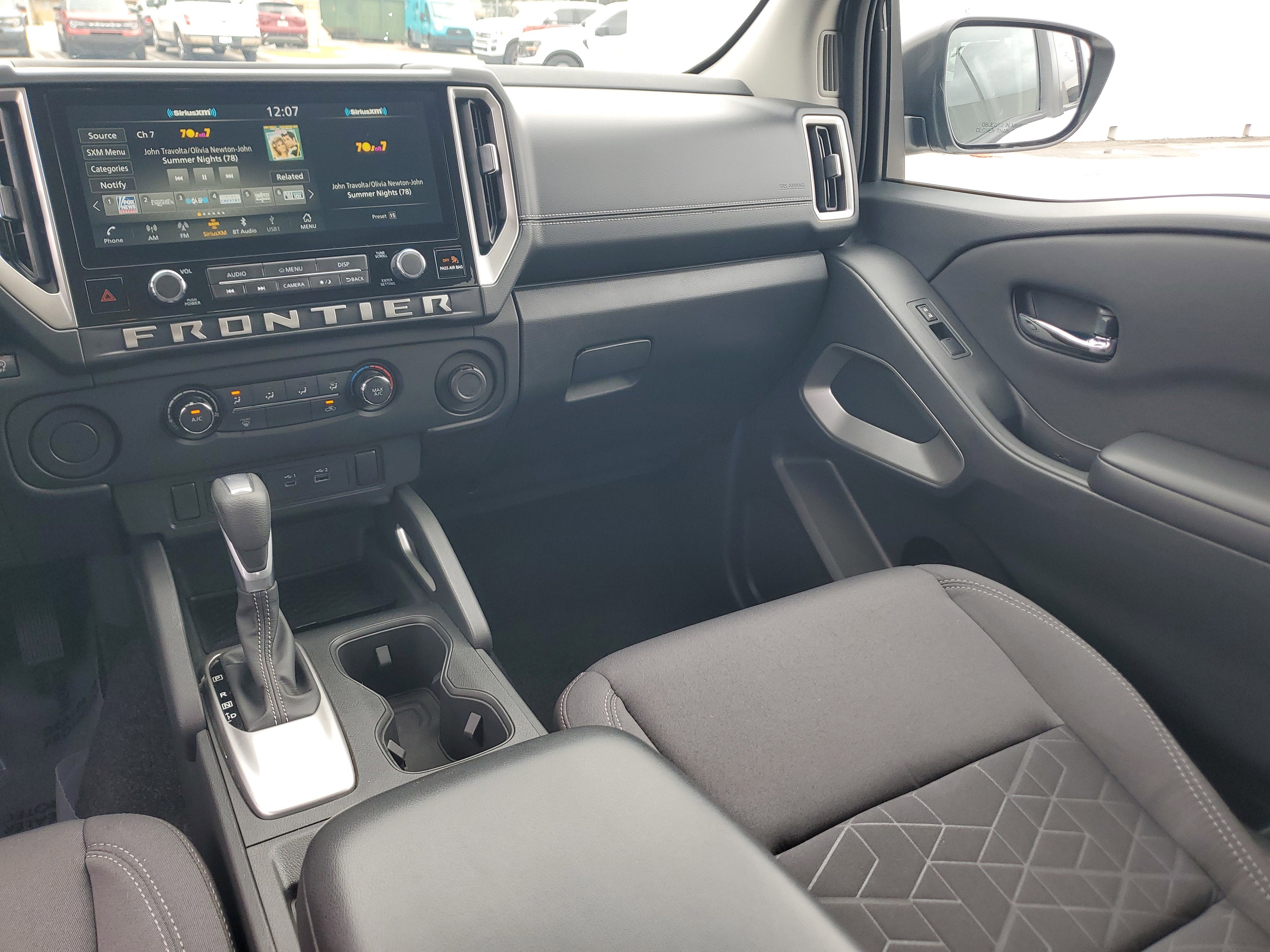 2025 Nissan Frontier SV