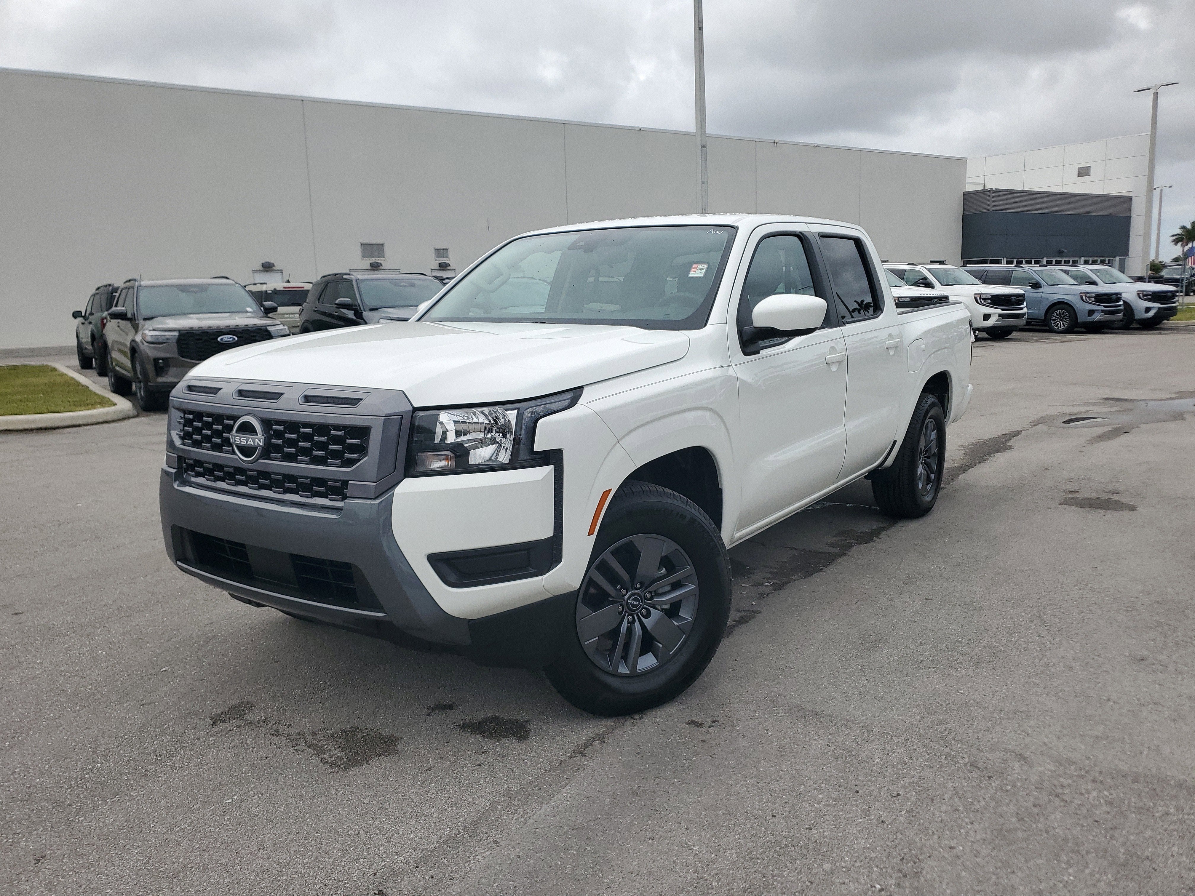 2025 Nissan Frontier SV