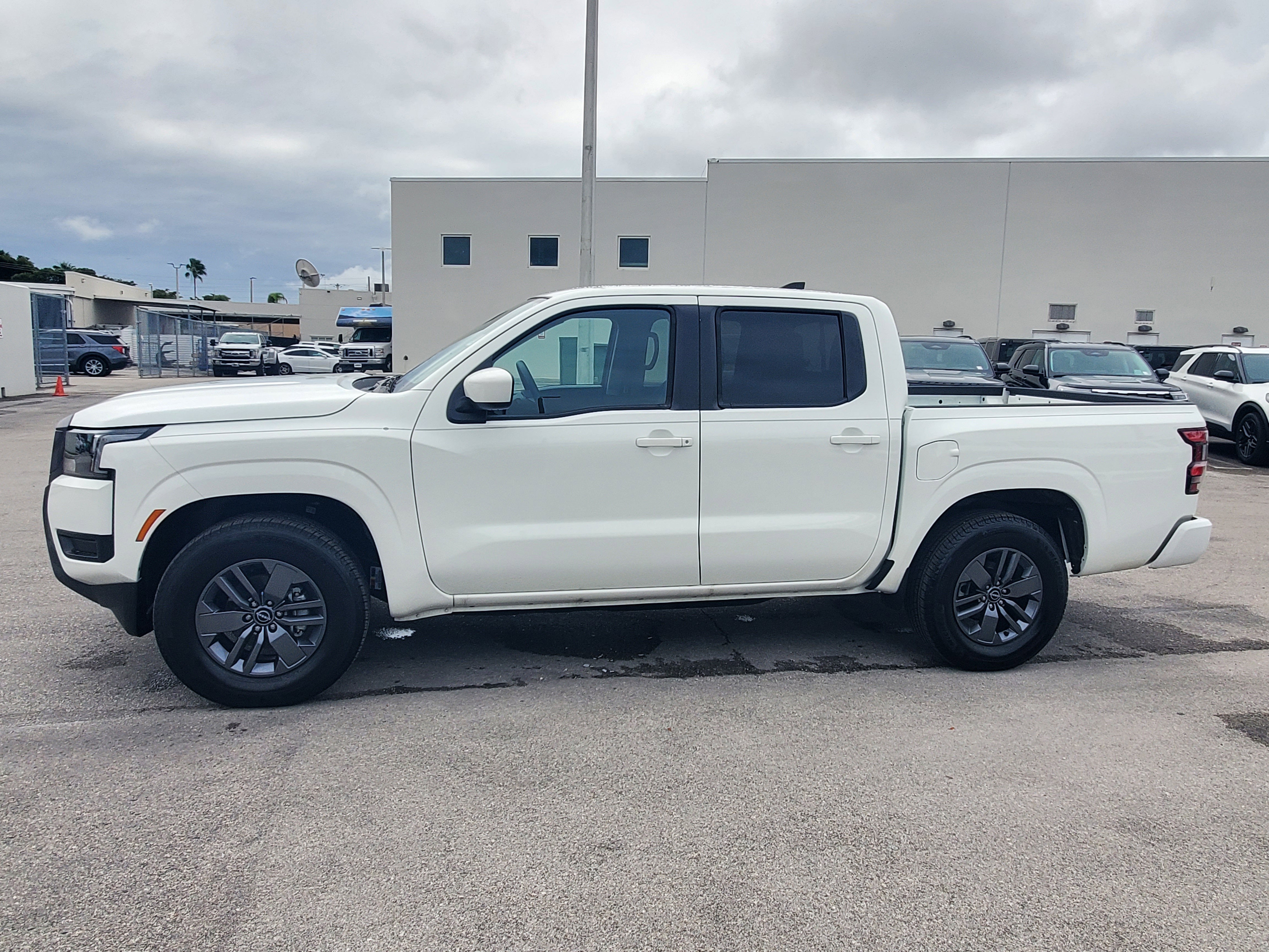 2025 Nissan Frontier SV