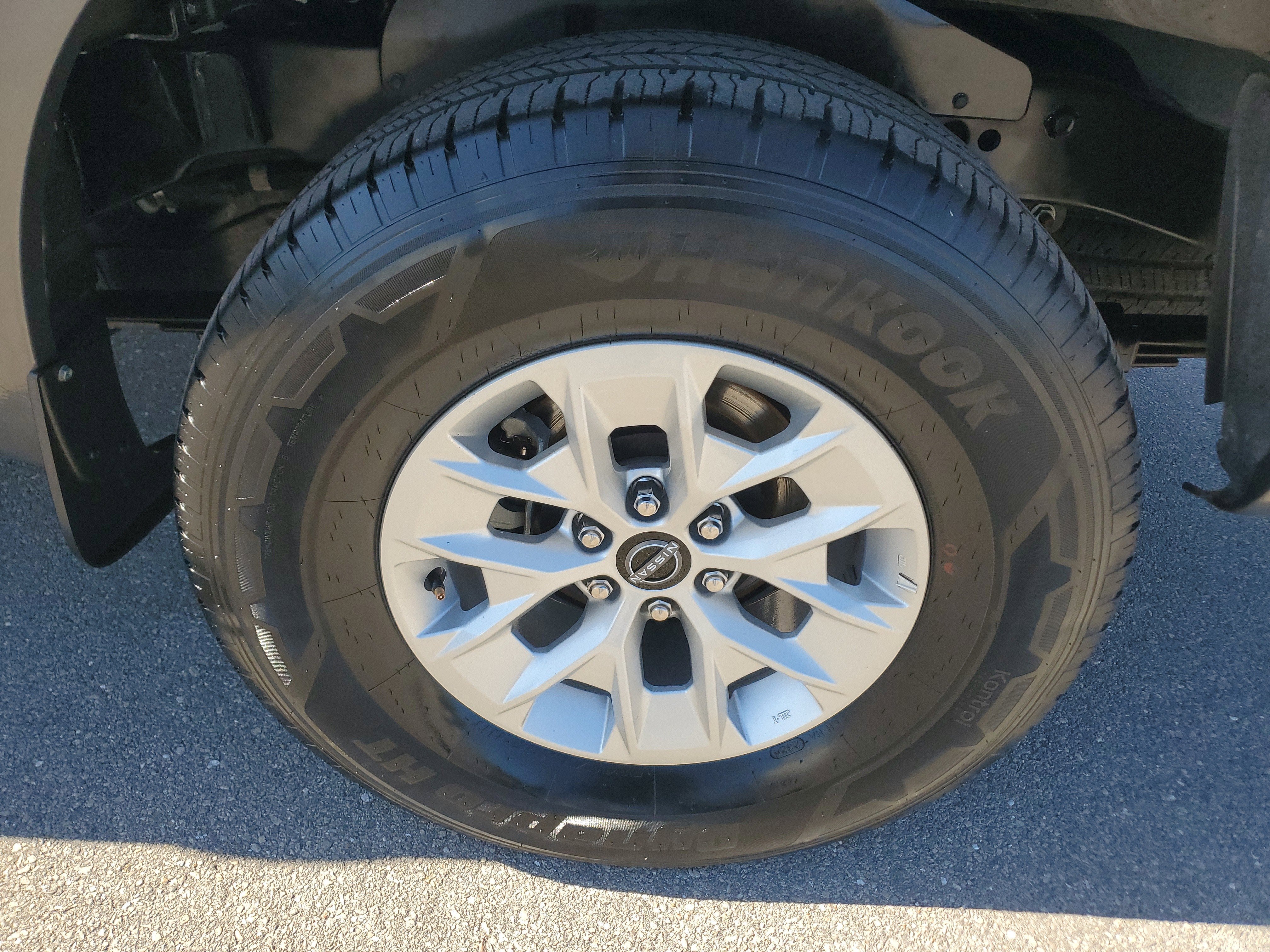 2024 Nissan Frontier Crew Cab SV