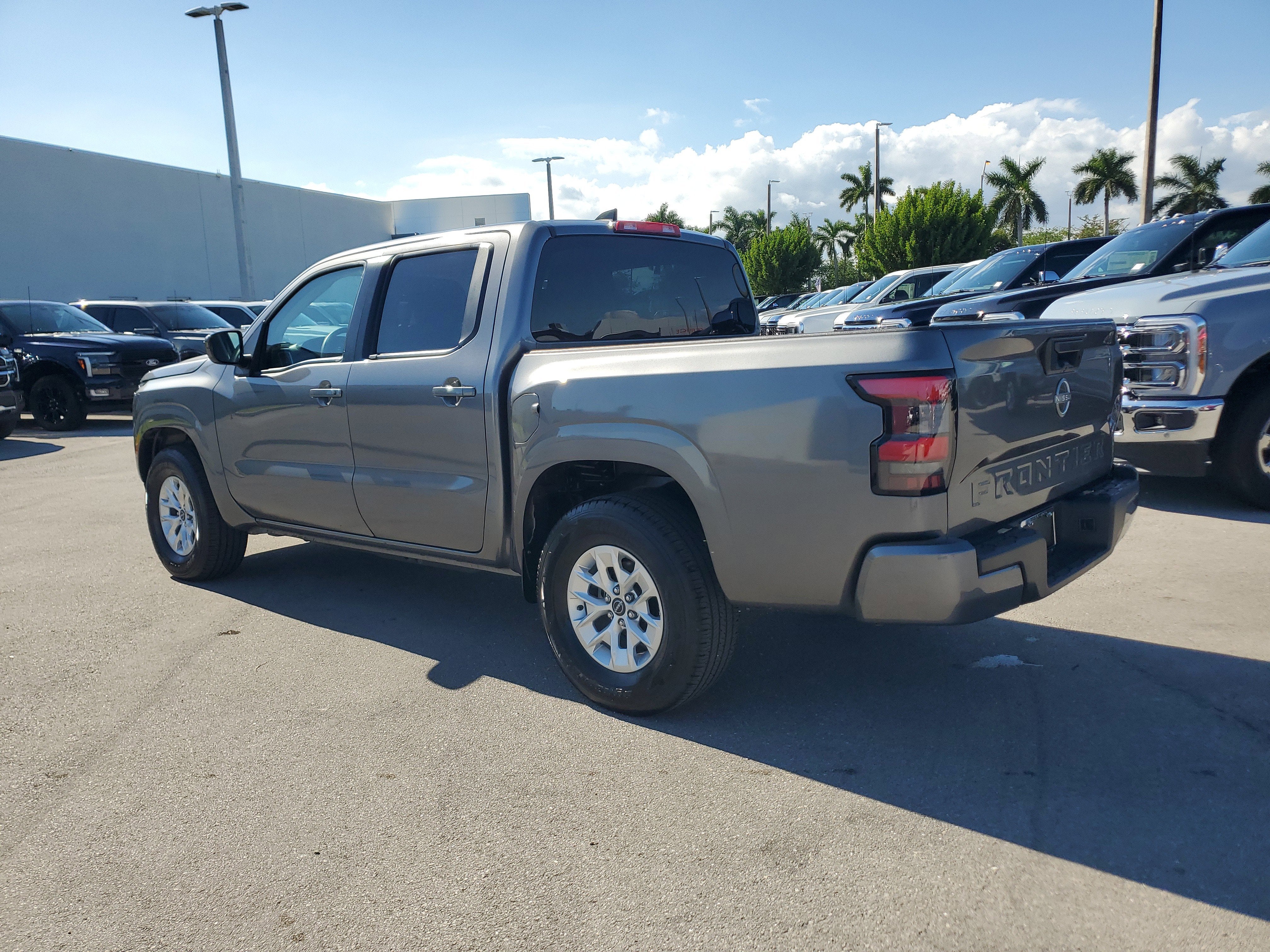 2024 Nissan Frontier Crew Cab SV
