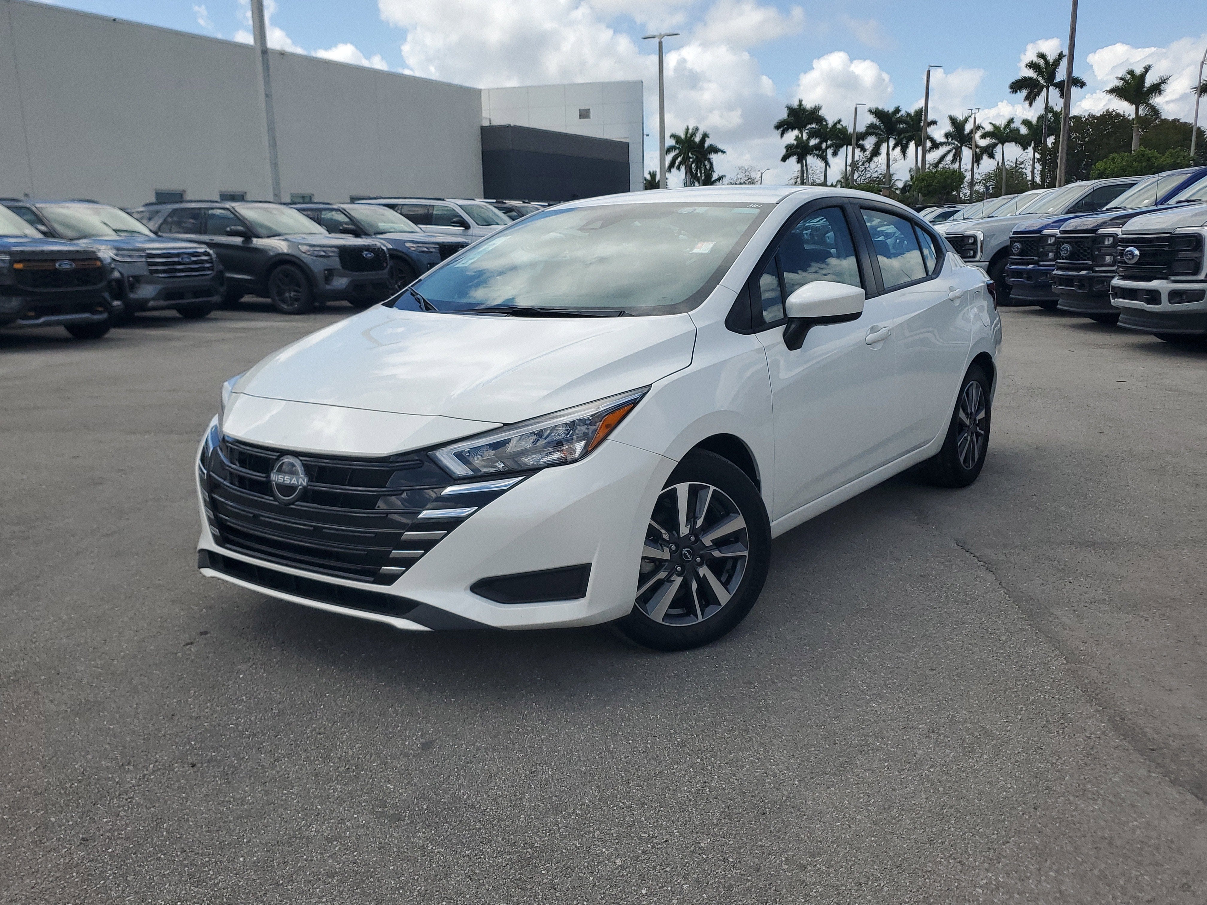 2025 Nissan Versa SV