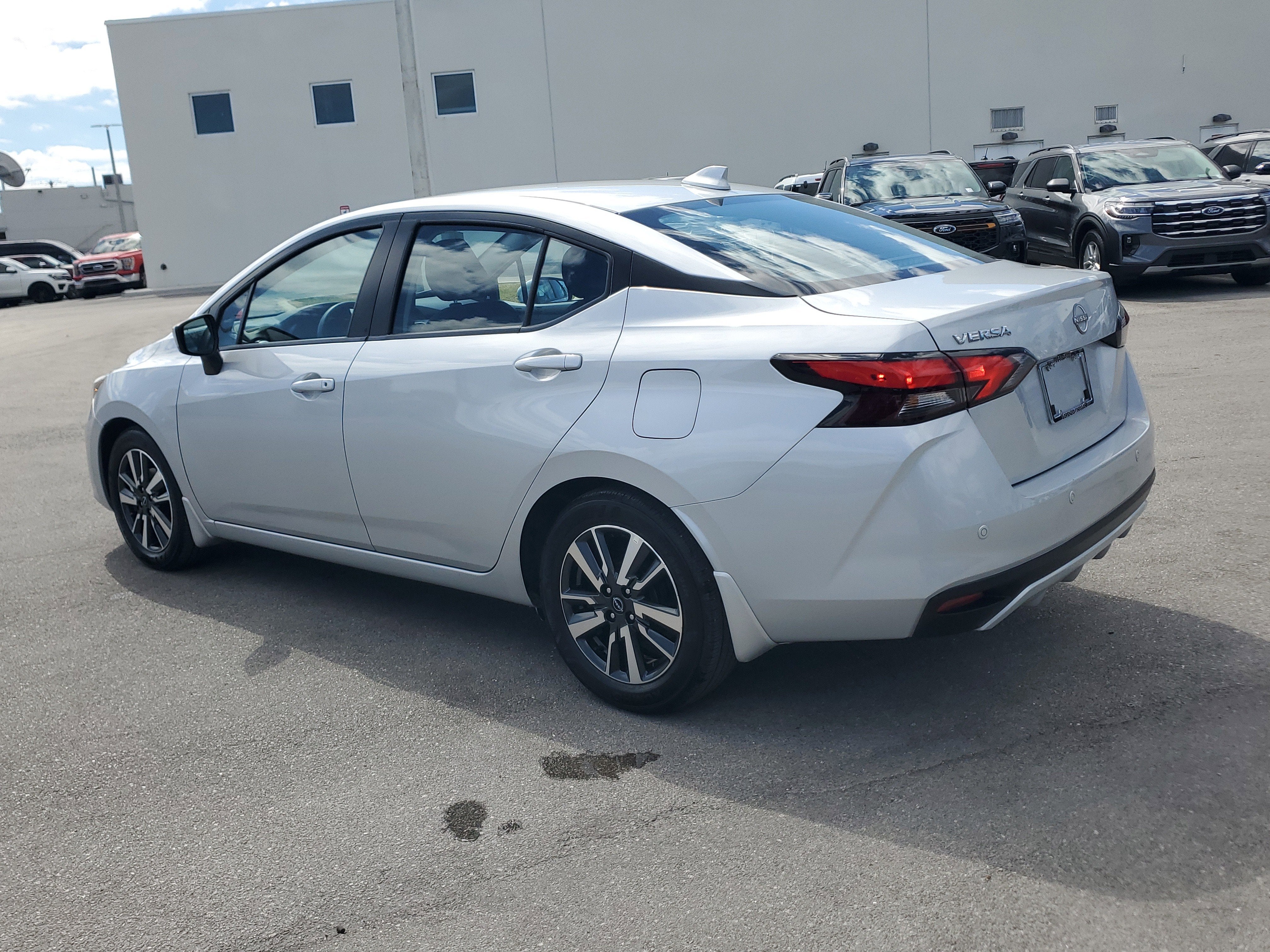 2025 Nissan Versa SV